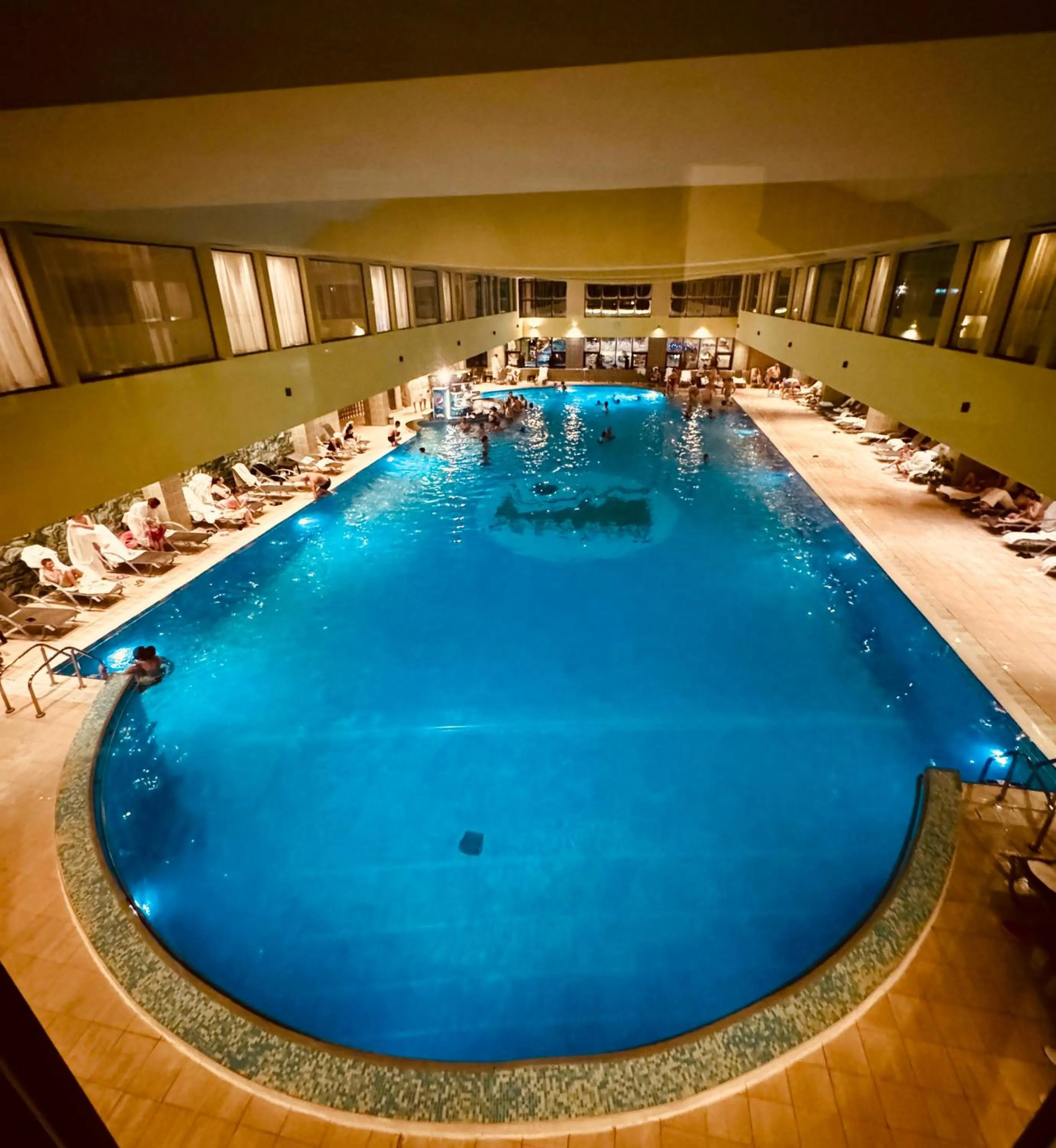 Swimming pool in Hotel Piatra Mare