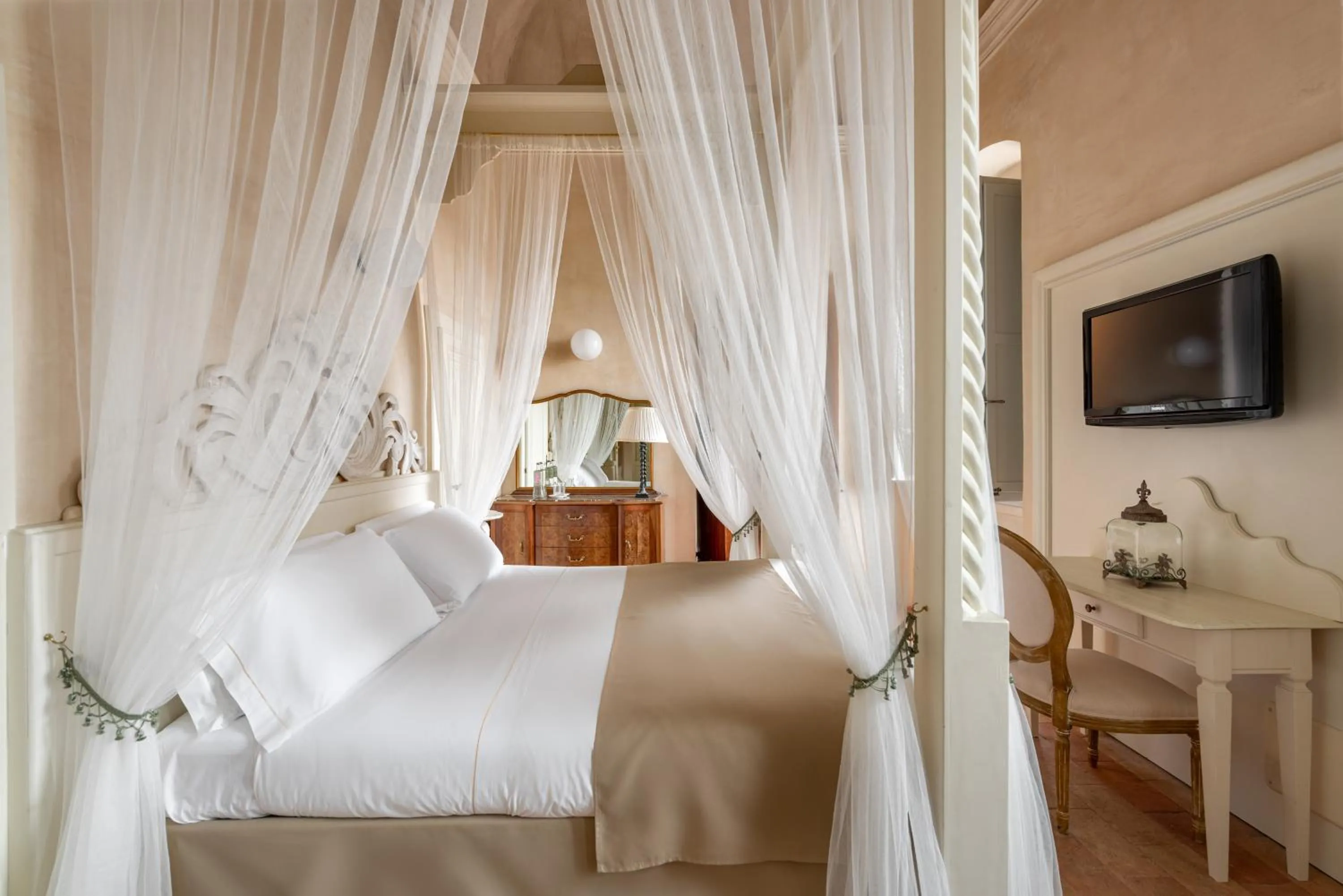 Bed in Hotel Palazzo Novello