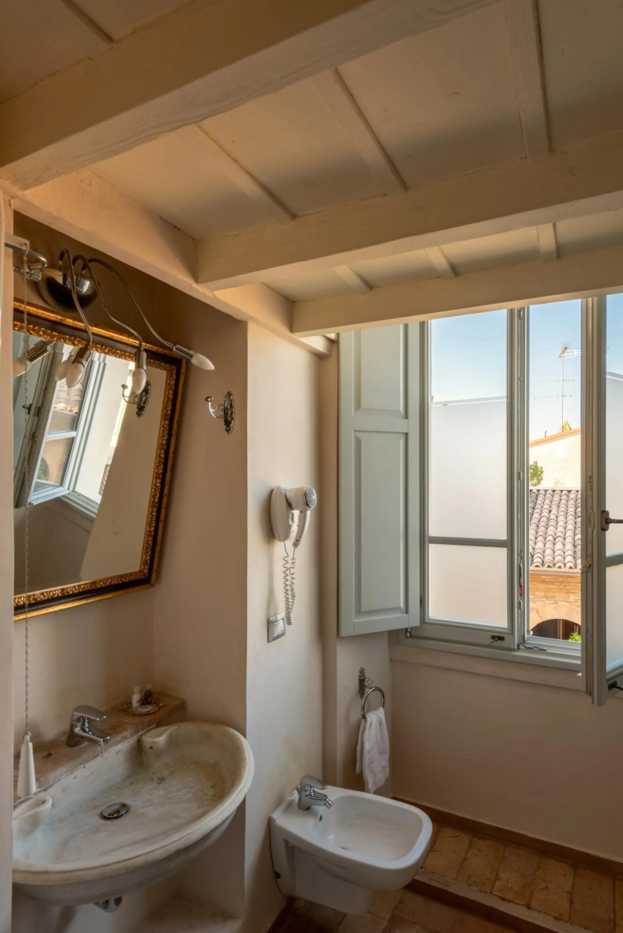 Bathroom in Hotel Palazzo Novello