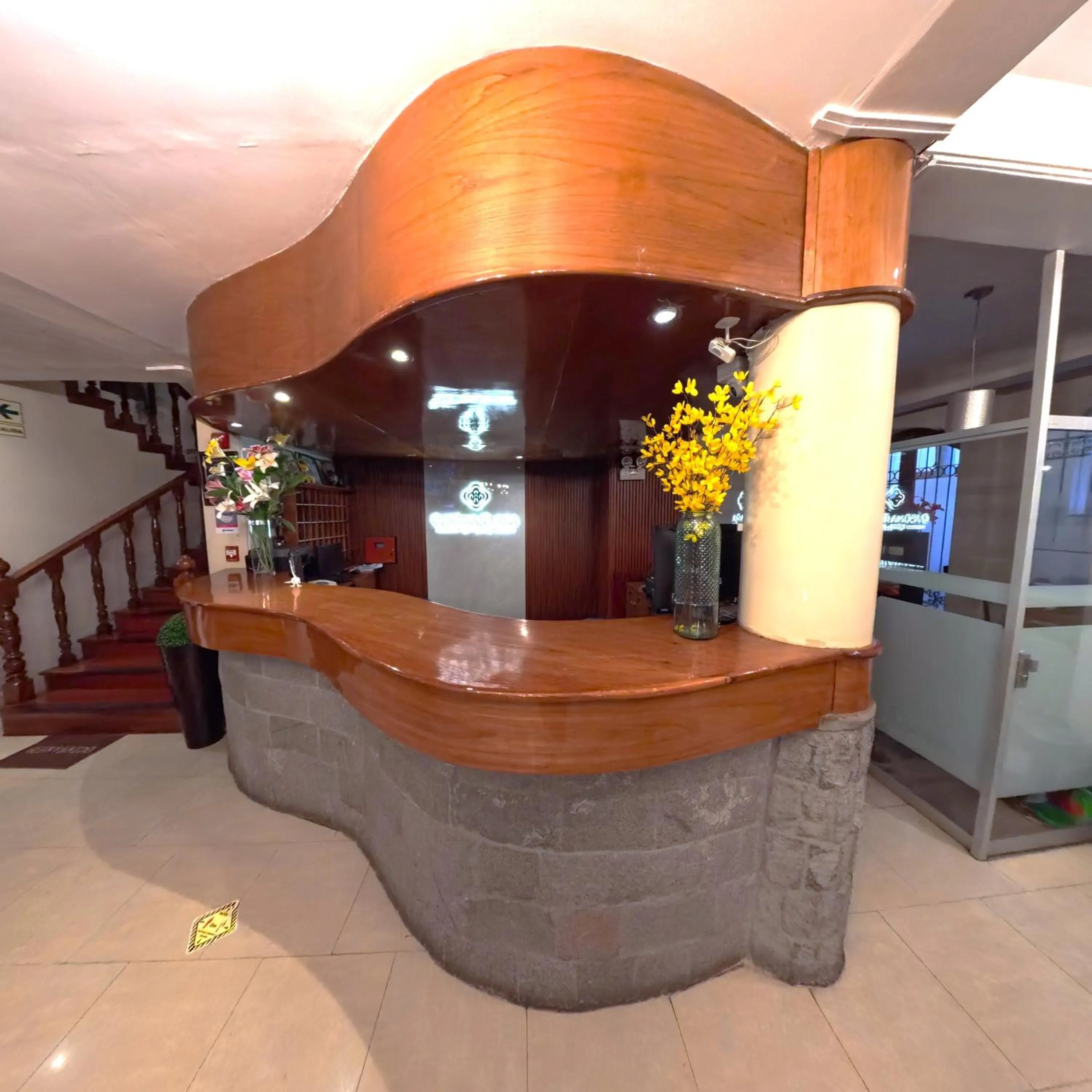 Lobby or reception in Casona Plaza Hotel Puno