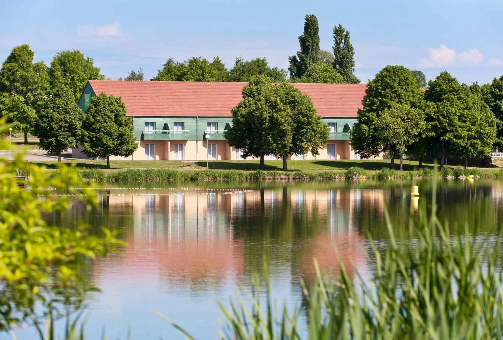 Property building in ibis Styles Bourbon Lancy