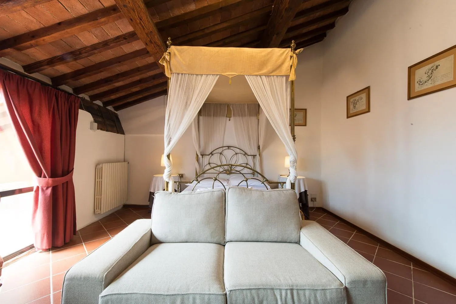Bed in Villa Il Fedino