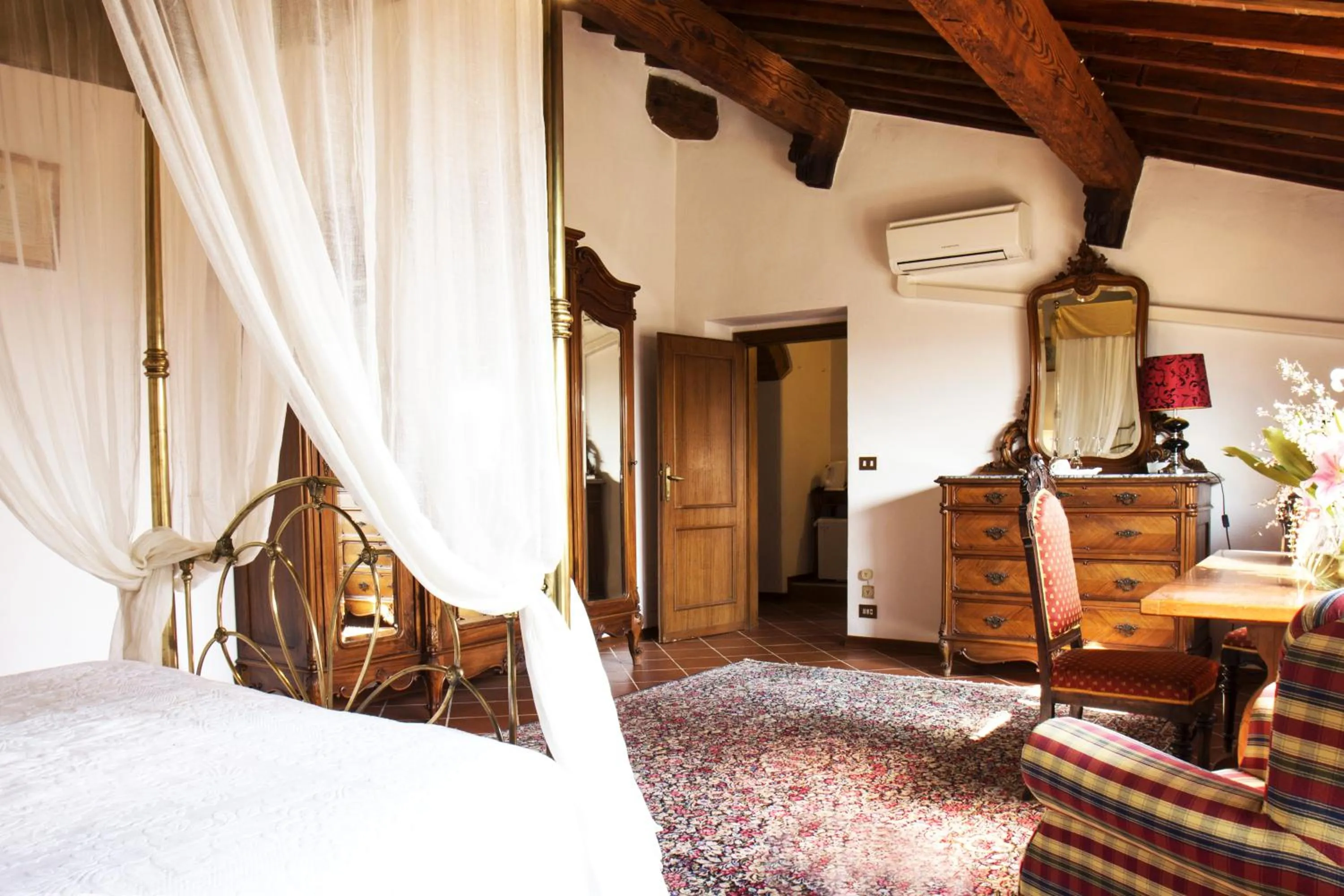 Photo of the whole room, Bed in Villa Il Fedino