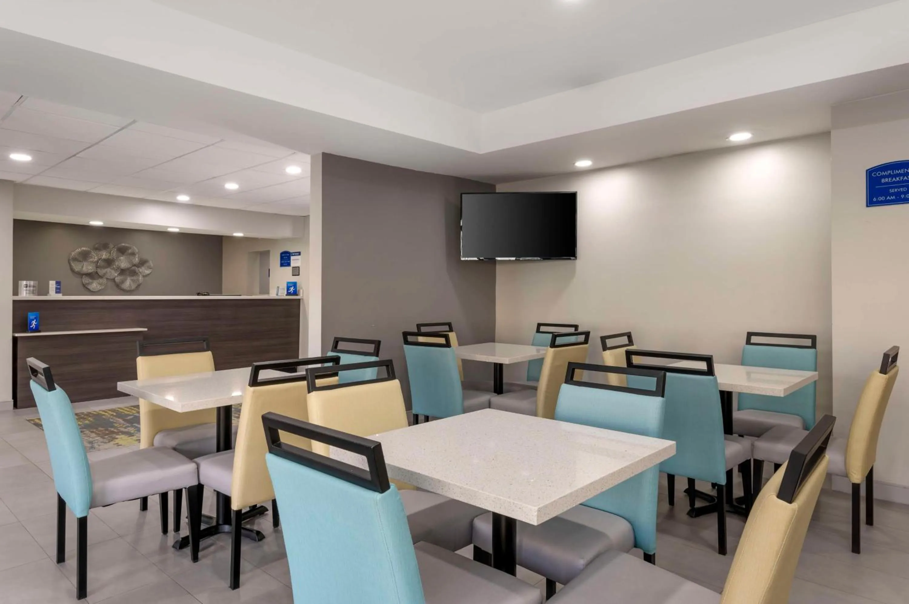 Breakfast in Best Western Heartland Inn