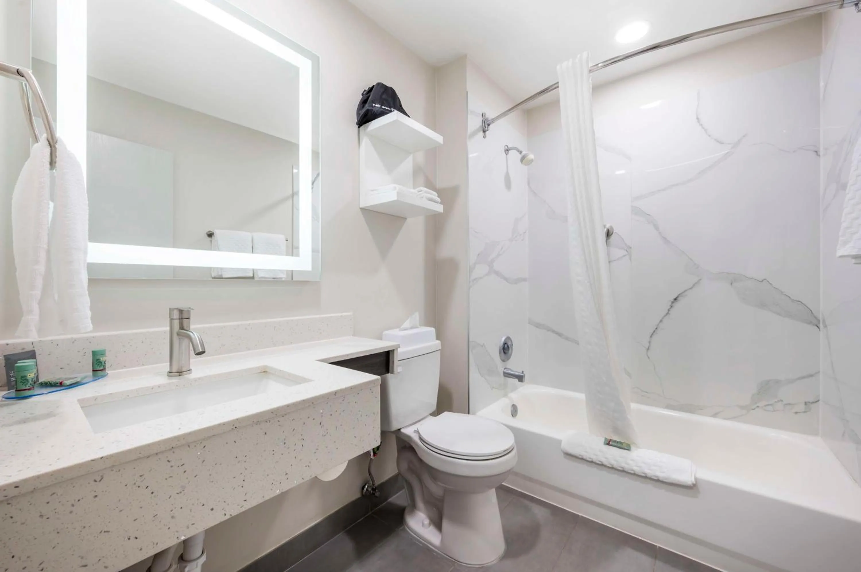 Bathroom in Best Western Heartland Inn