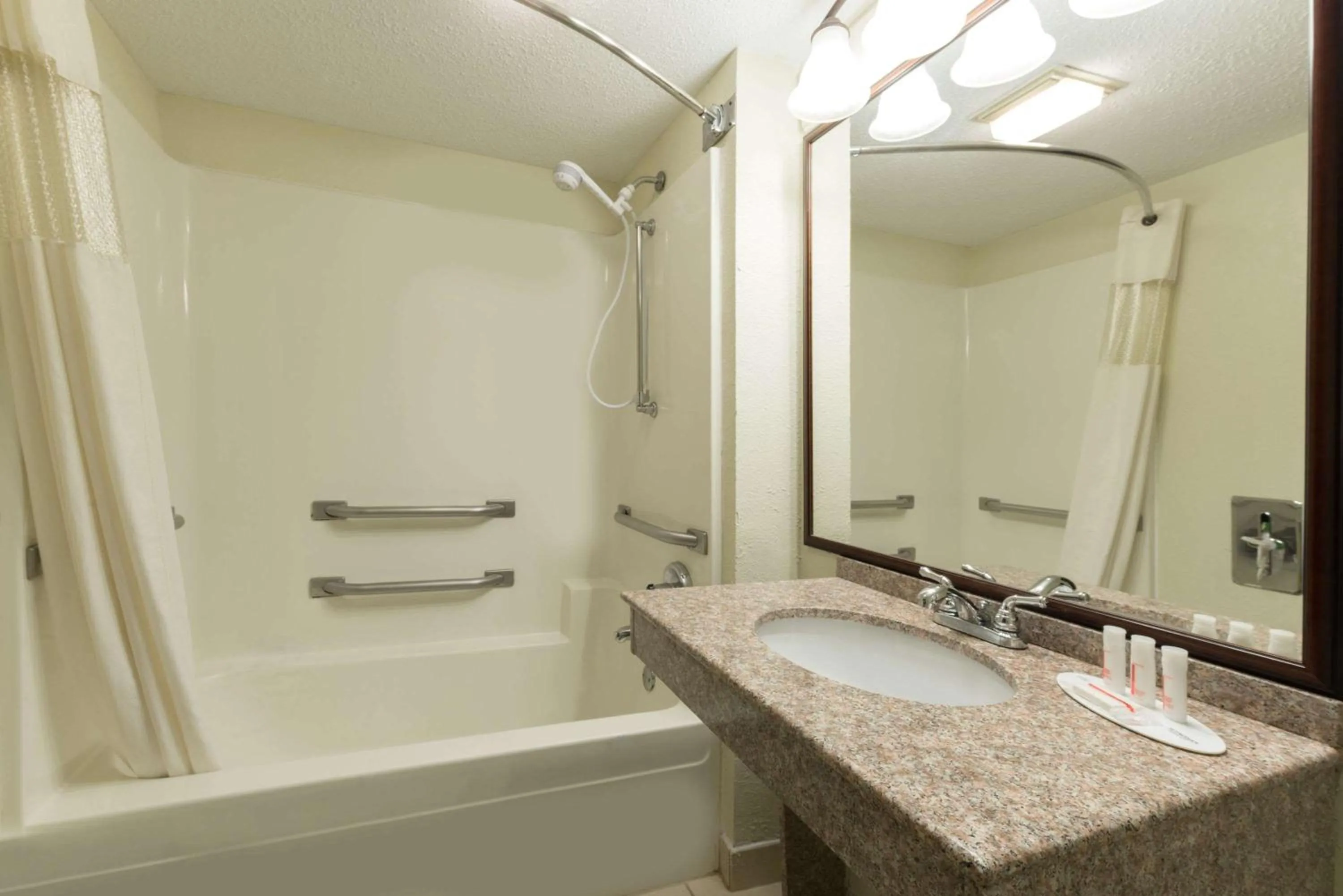 Bedroom in Baymont by Wyndham Louisville South I 65