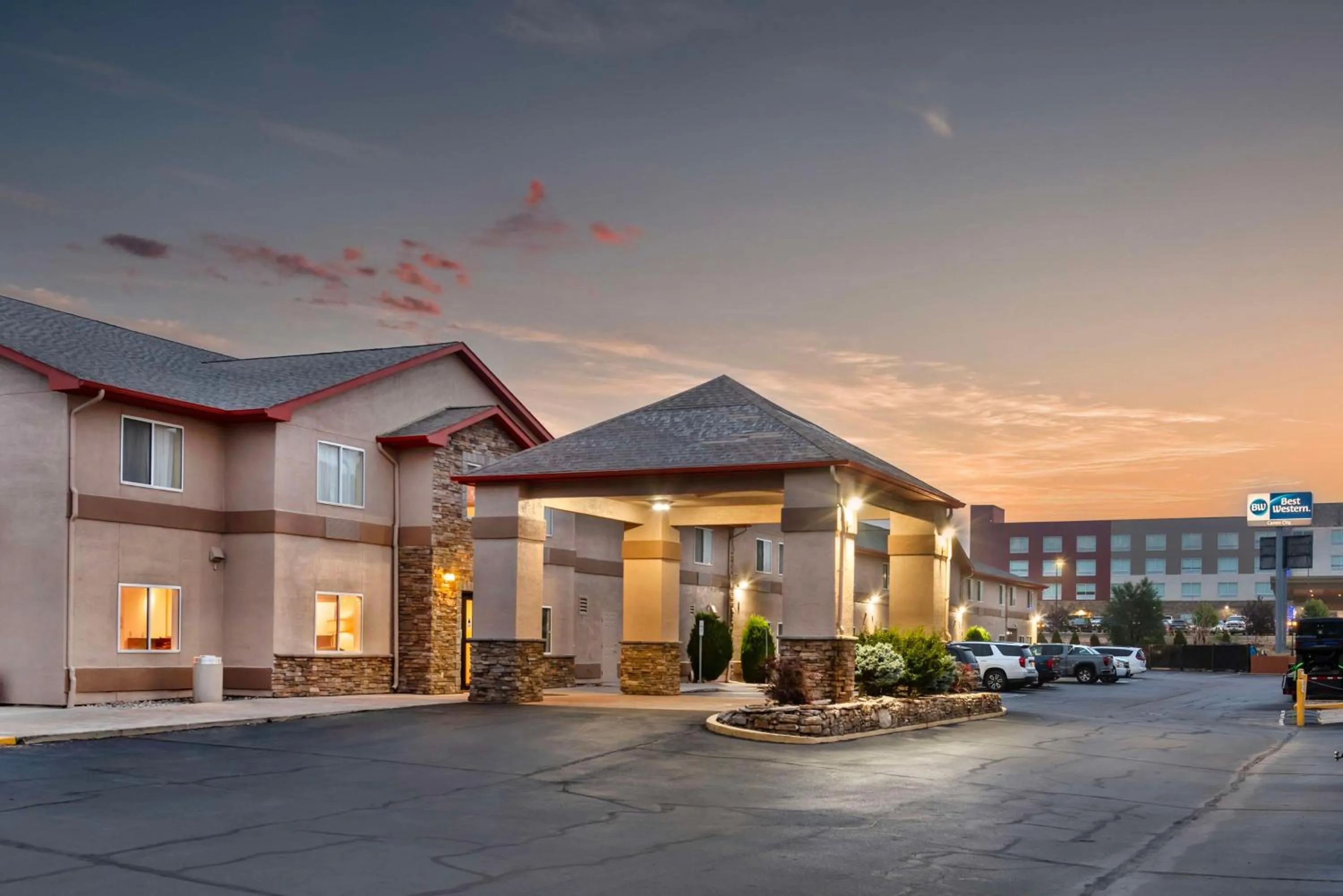 Property building in Best Western Canon City