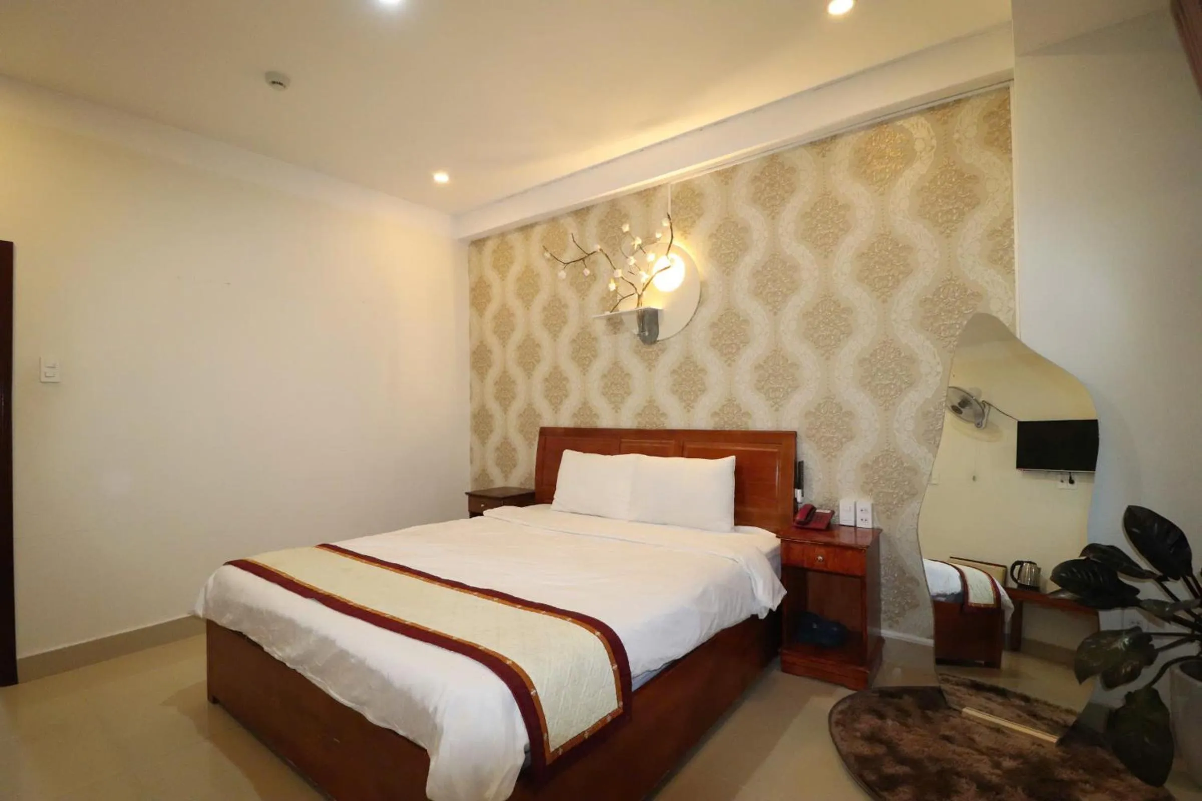 Bed in Mai Hoang Da Lat Hotel