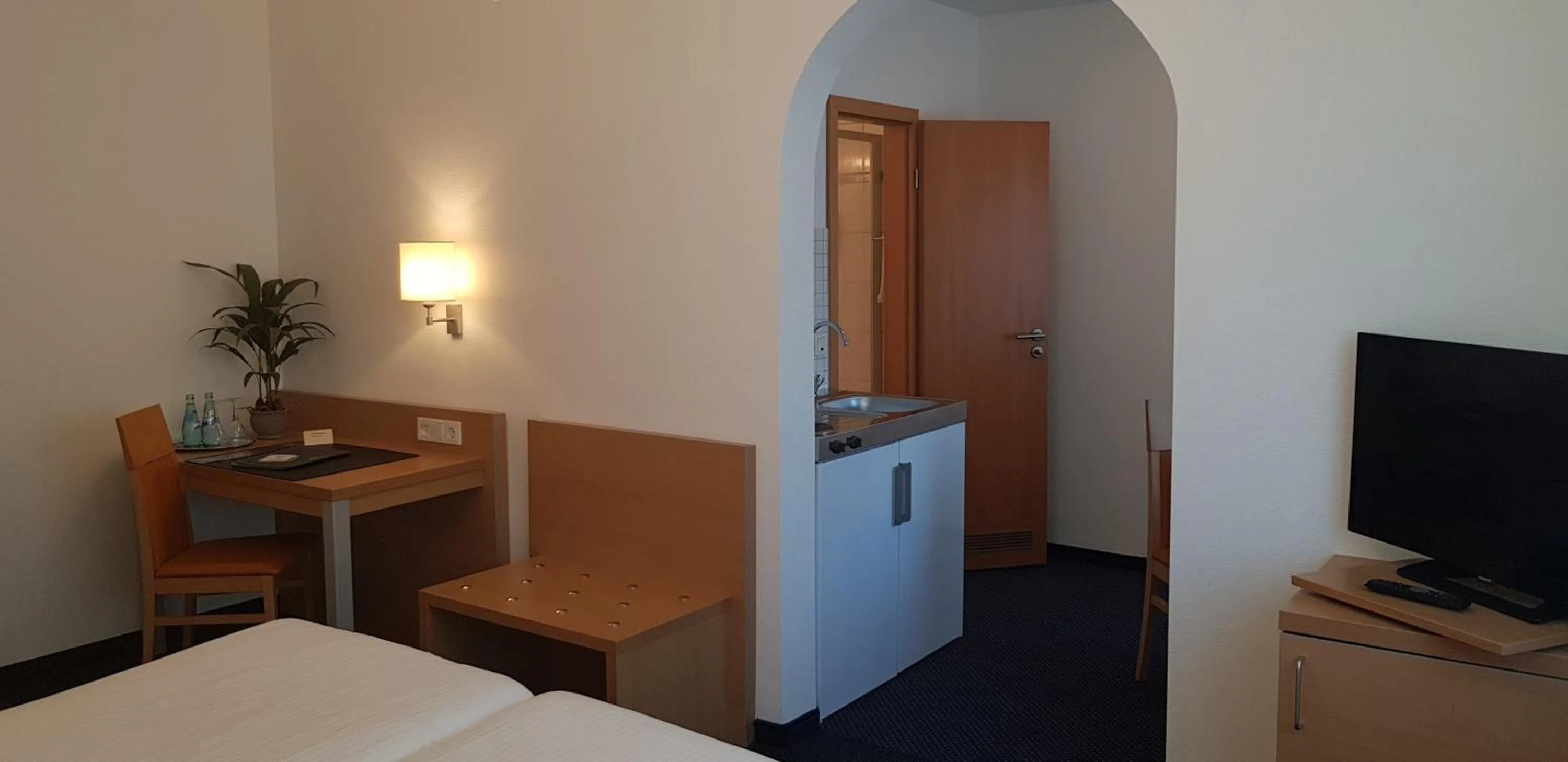 Photo of the whole room, Bed in Hotel Beuss