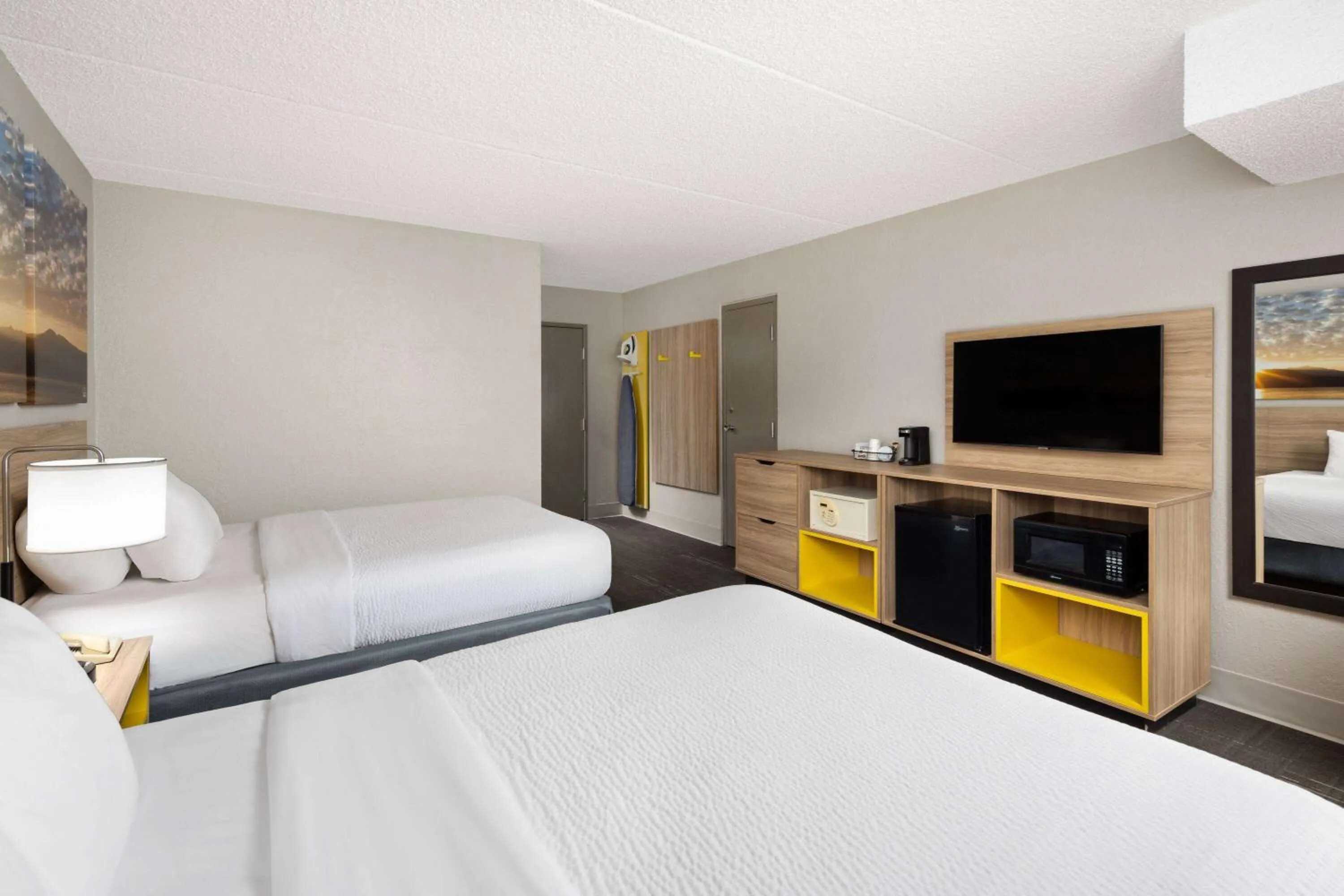 Photo of the whole room, Bed in Days Inn & Suites by Wyndham Bozeman