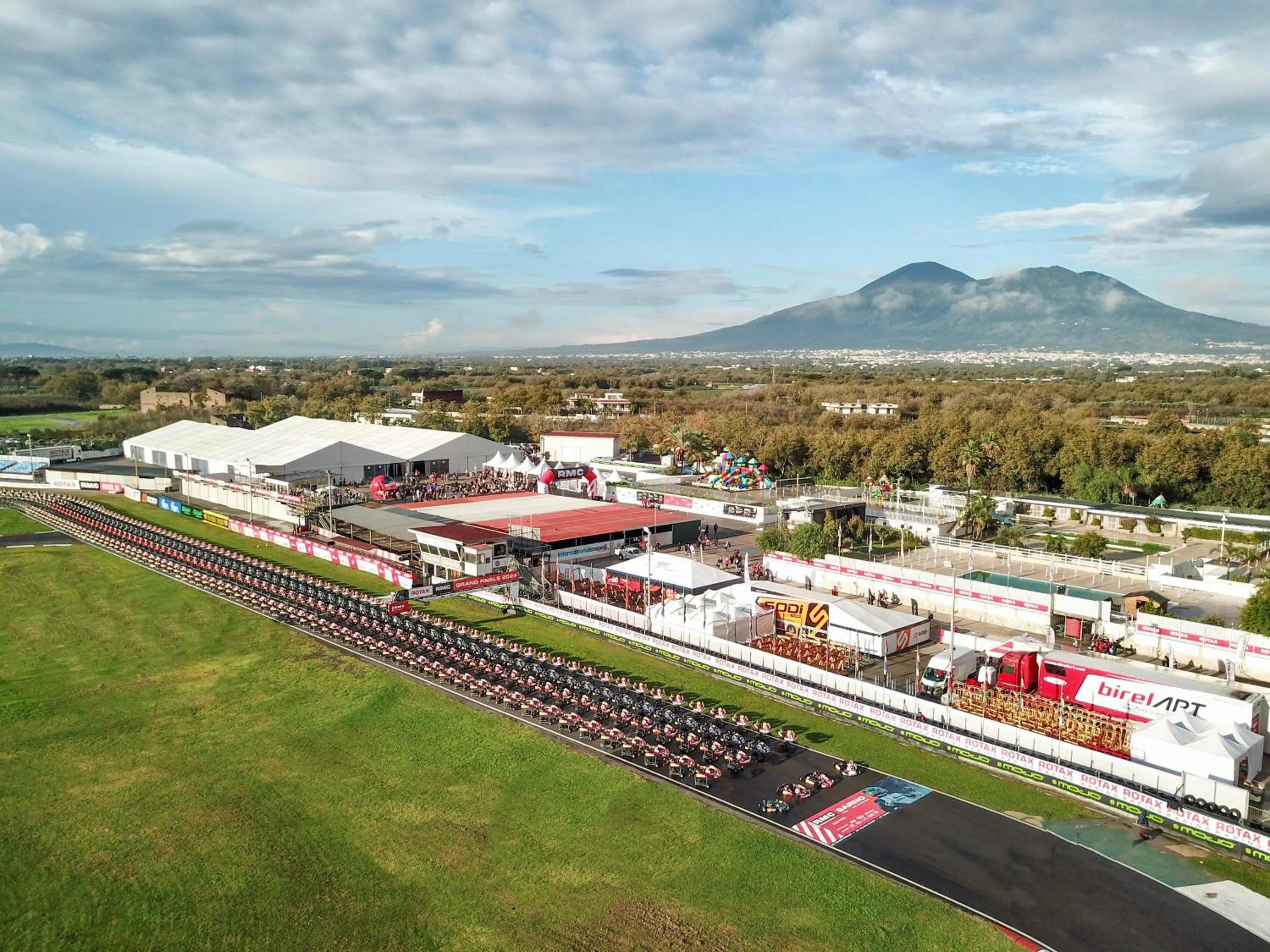 Bird's eye view in Hotel Saturday