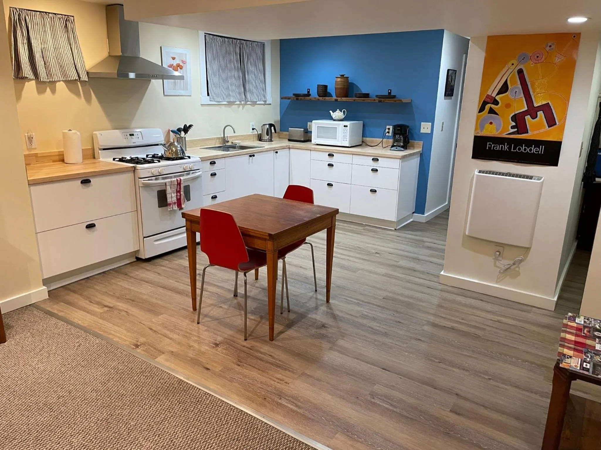 Kitchen or kitchenette in Portland International Guesthouse