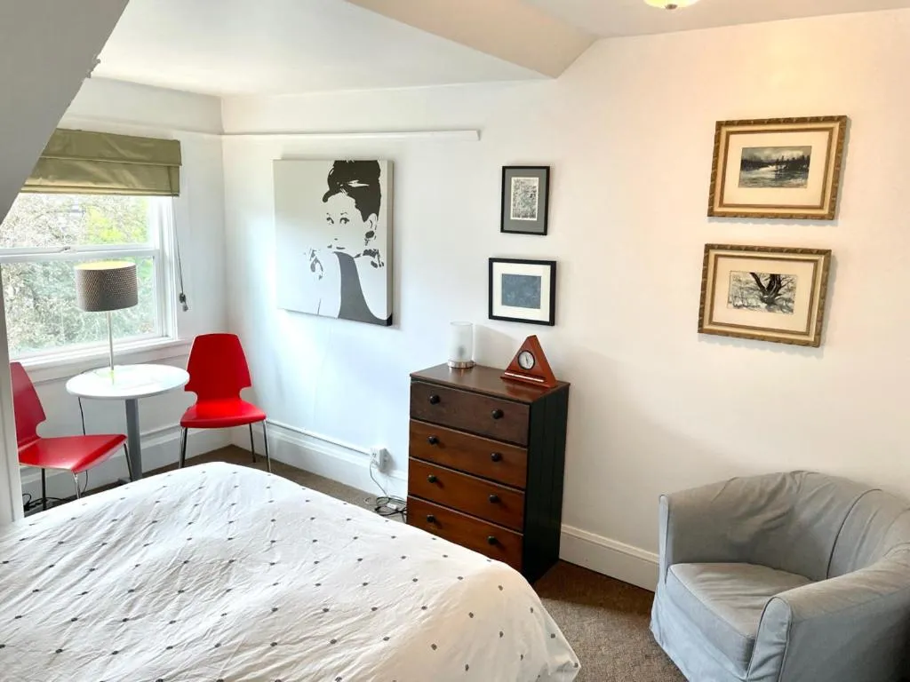 Bed in Portland International Guesthouse