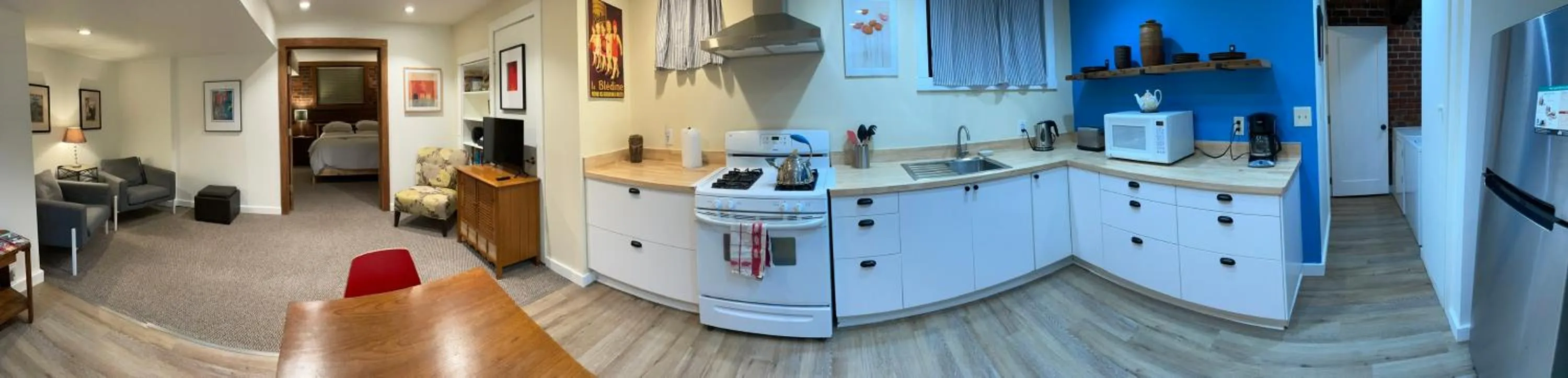 Kitchen or kitchenette in Portland International Guesthouse