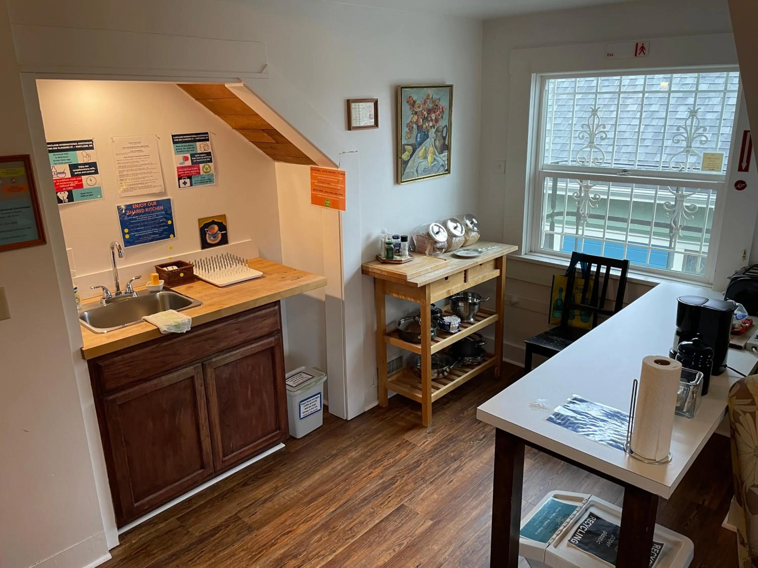 Property building in Portland International Guesthouse