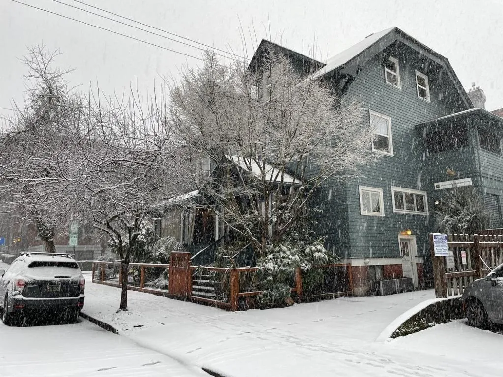 Property building in Portland International Guesthouse