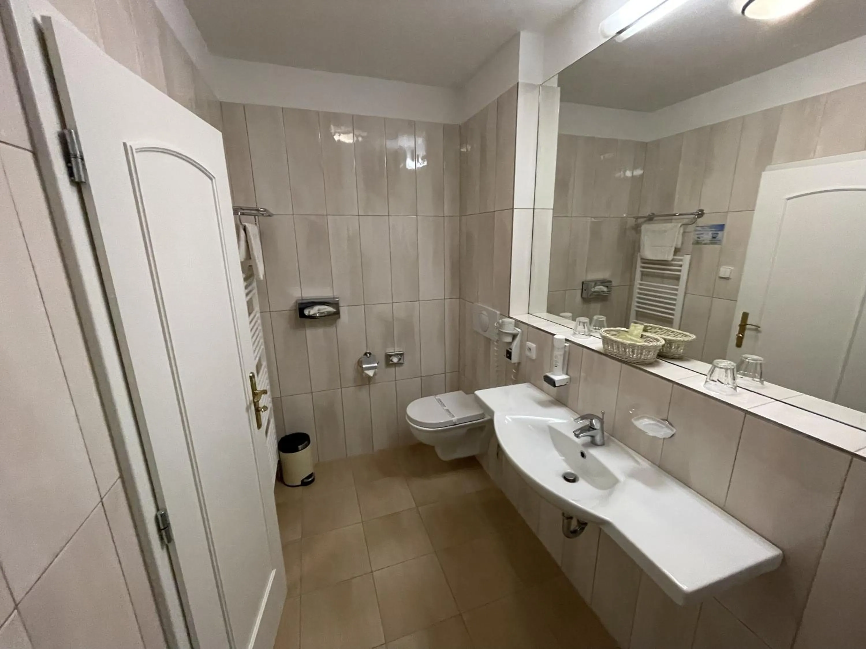 Bathroom in Hotel Reza