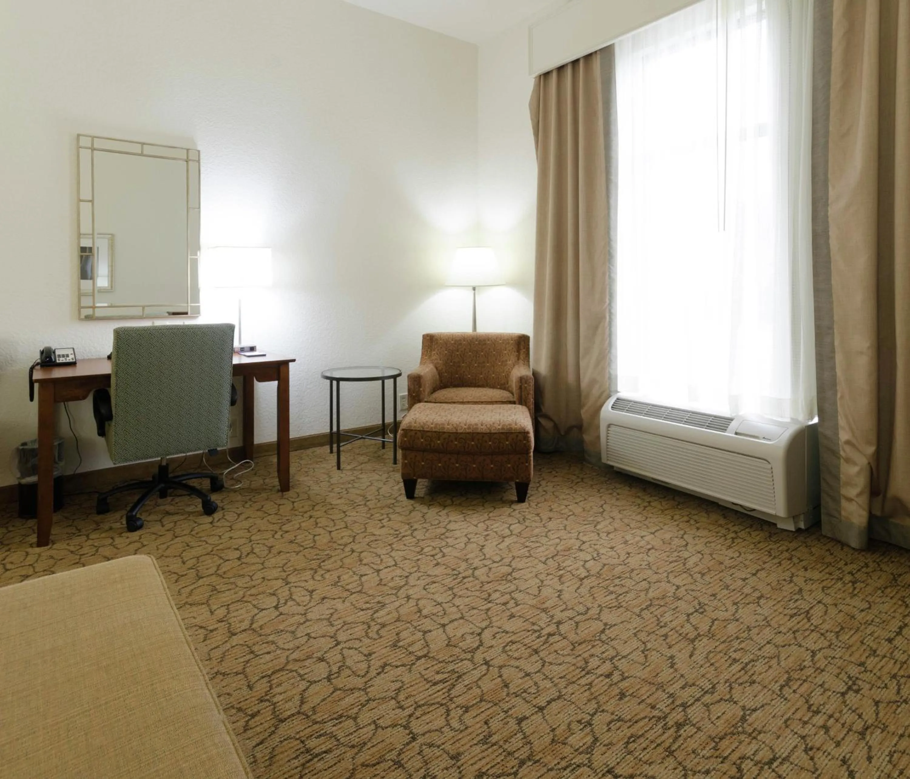 Bedroom, Bed in Hampton Inn Hickory