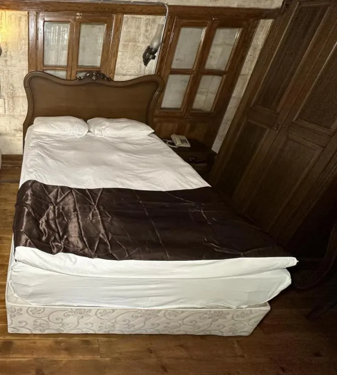 Bed in Elif Hanım Konağı