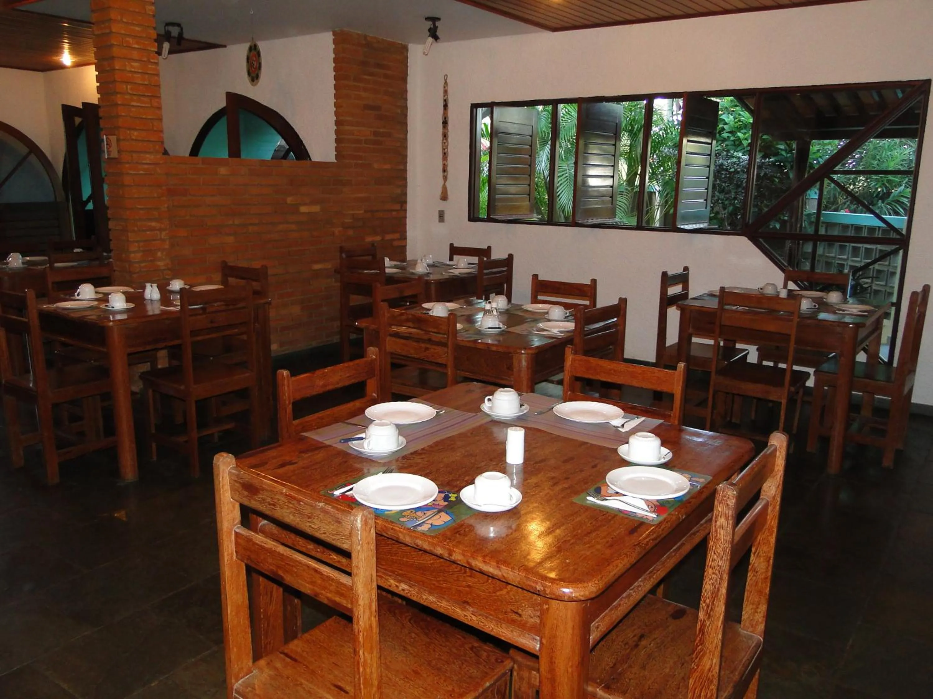 Restaurant/places to eat in Hotel Pousada Arco Iris