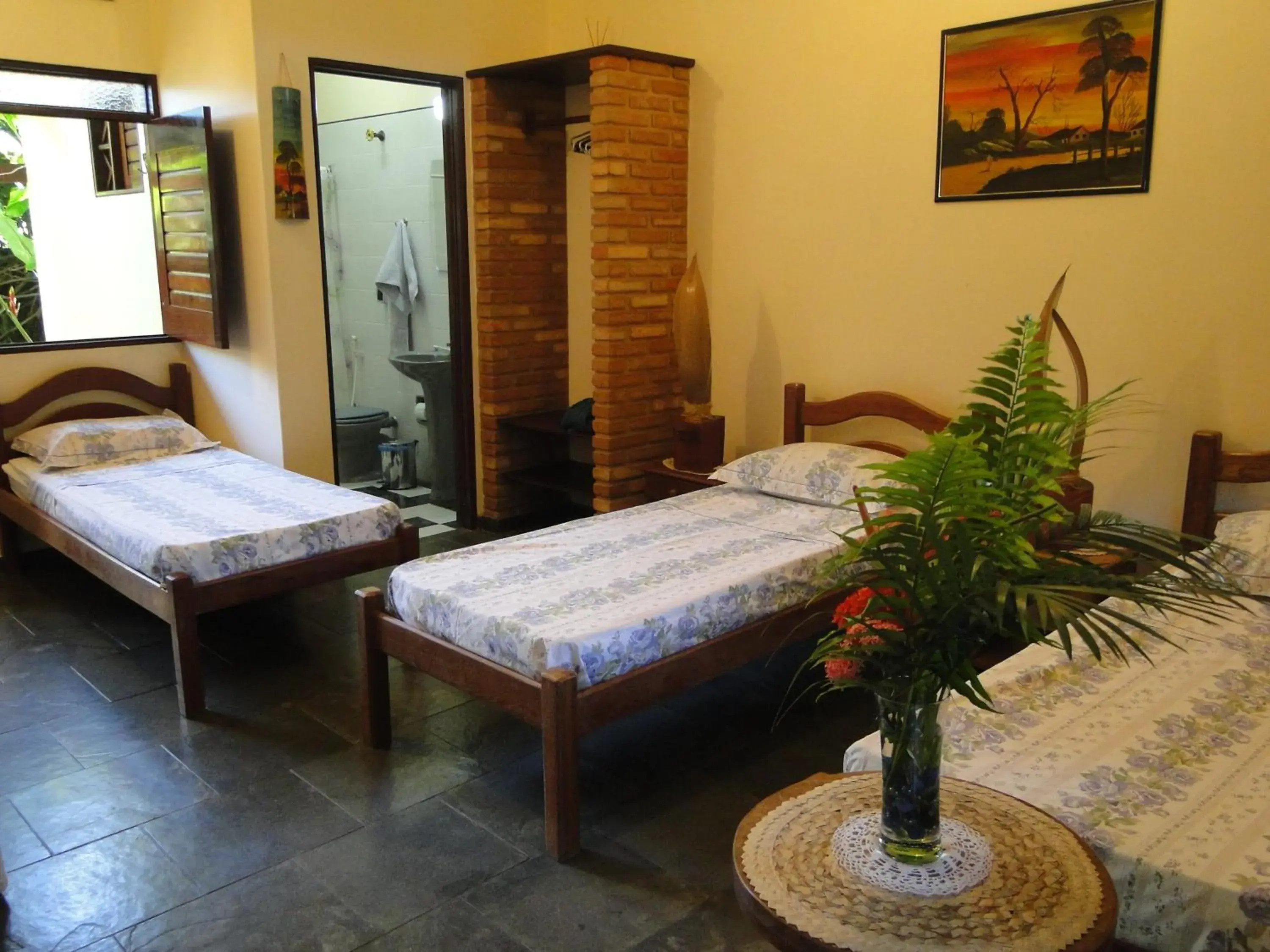 Standard Triple Room in Hotel Pousada Arco Iris Standard Triple Room in Hotel Pousada Arco Iris