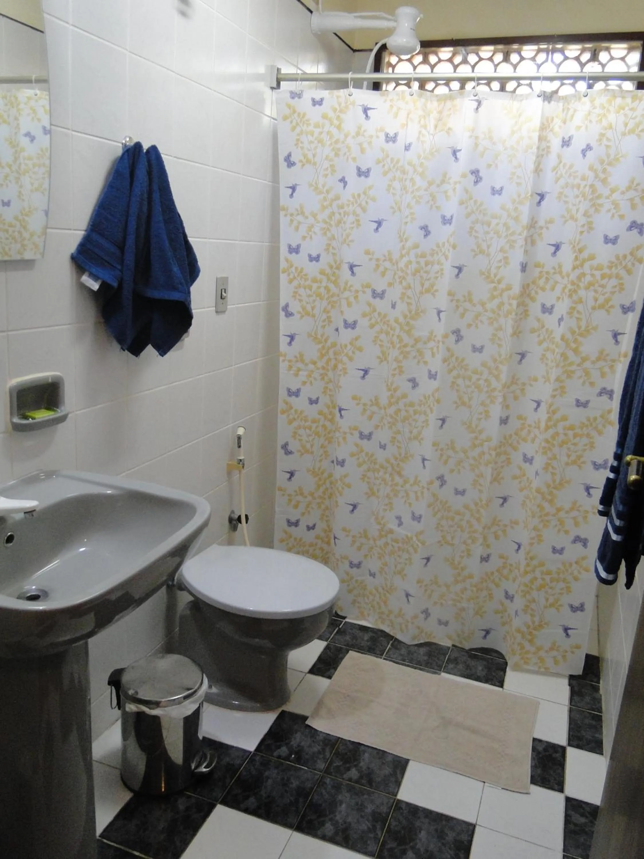 Shower in Hotel Pousada Arco Iris