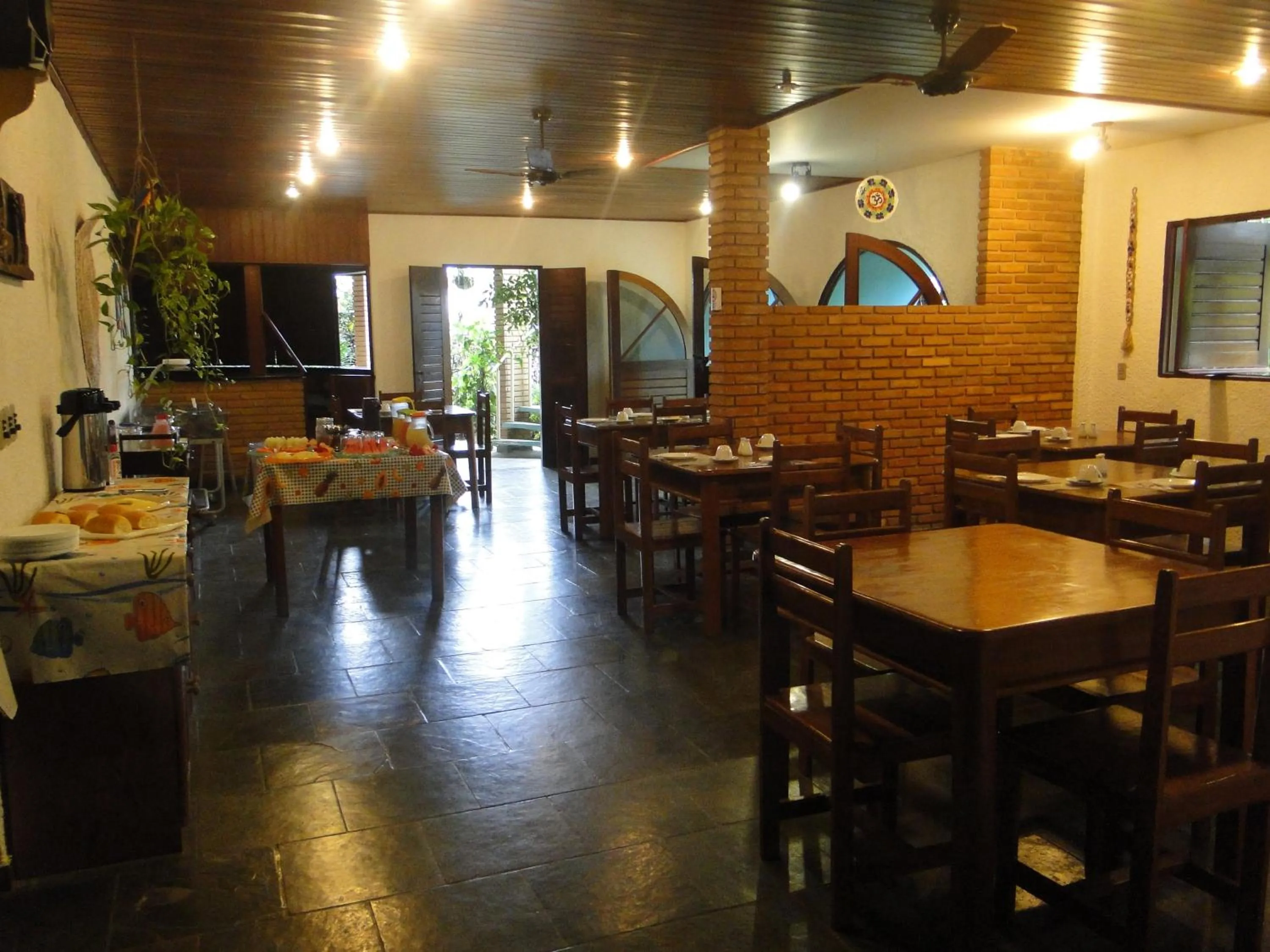 Restaurant/places to eat in Hotel Pousada Arco Iris