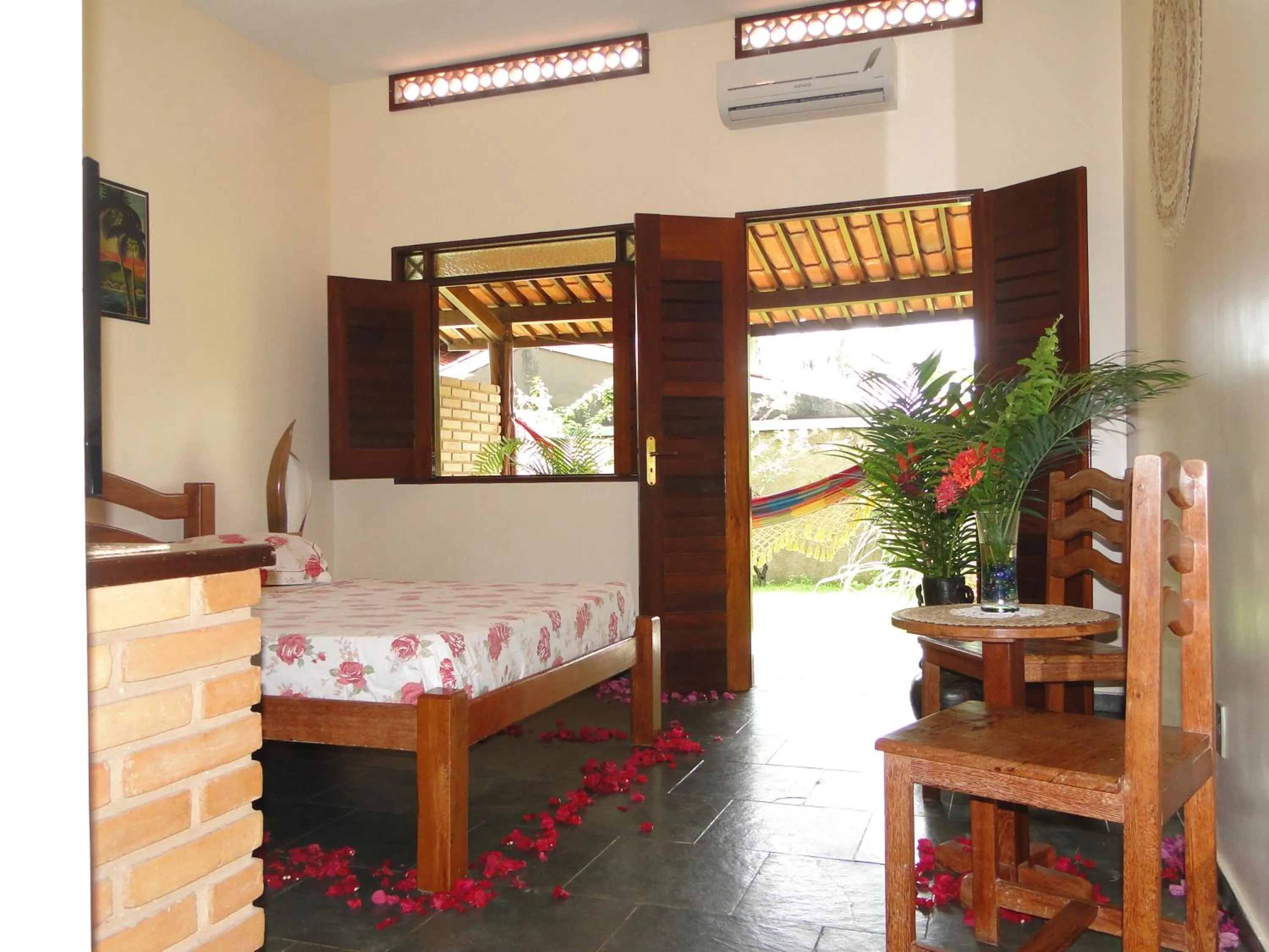 Decorative detail, Bed in Hotel Pousada Arco Iris
