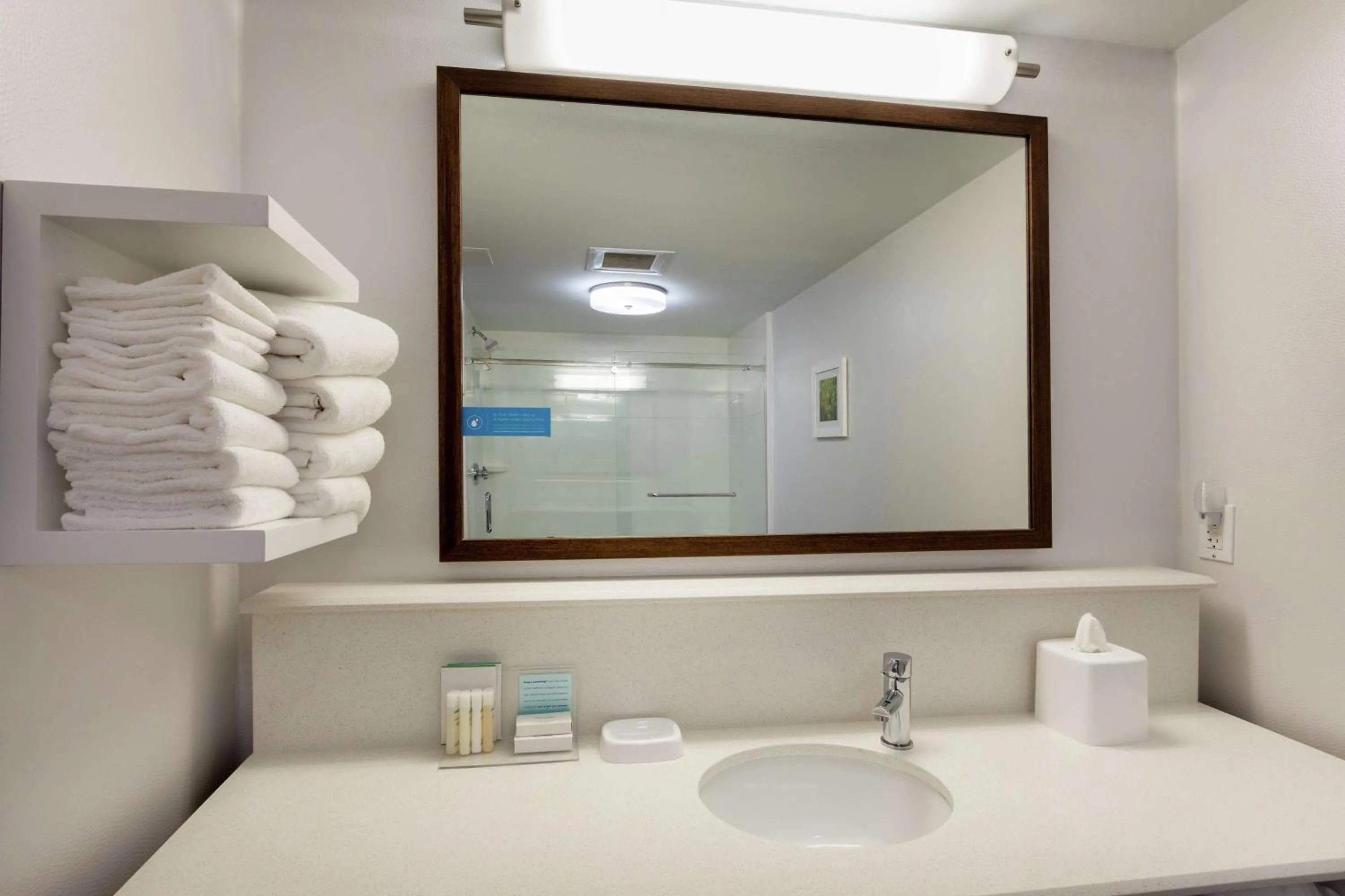 Bed in Hampton Inn Houston/Humble-Airport Area