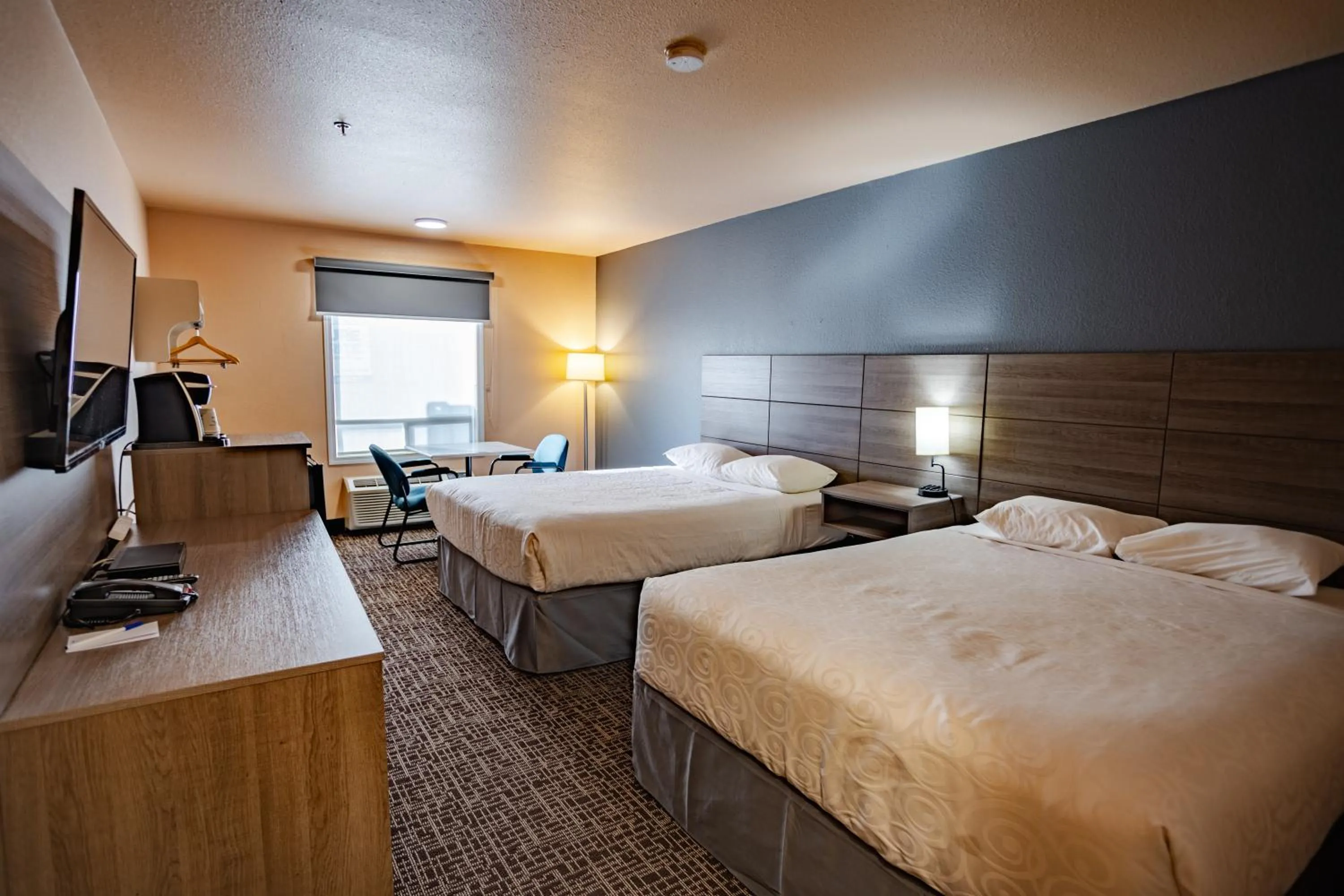 Photo of the whole room, Bed in Ramada by Wyndham Cranbrook