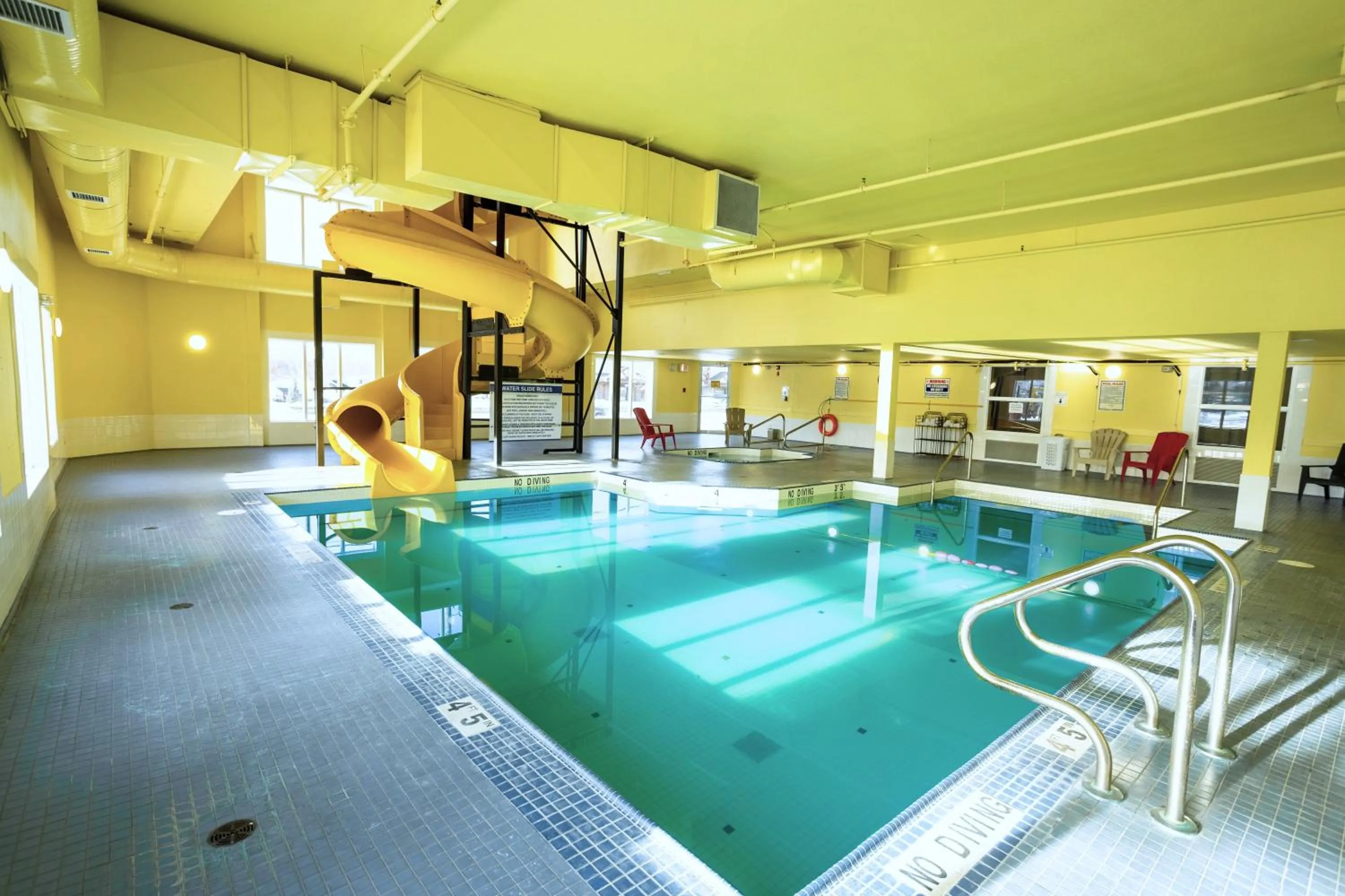 Swimming pool in Ramada by Wyndham Cranbrook