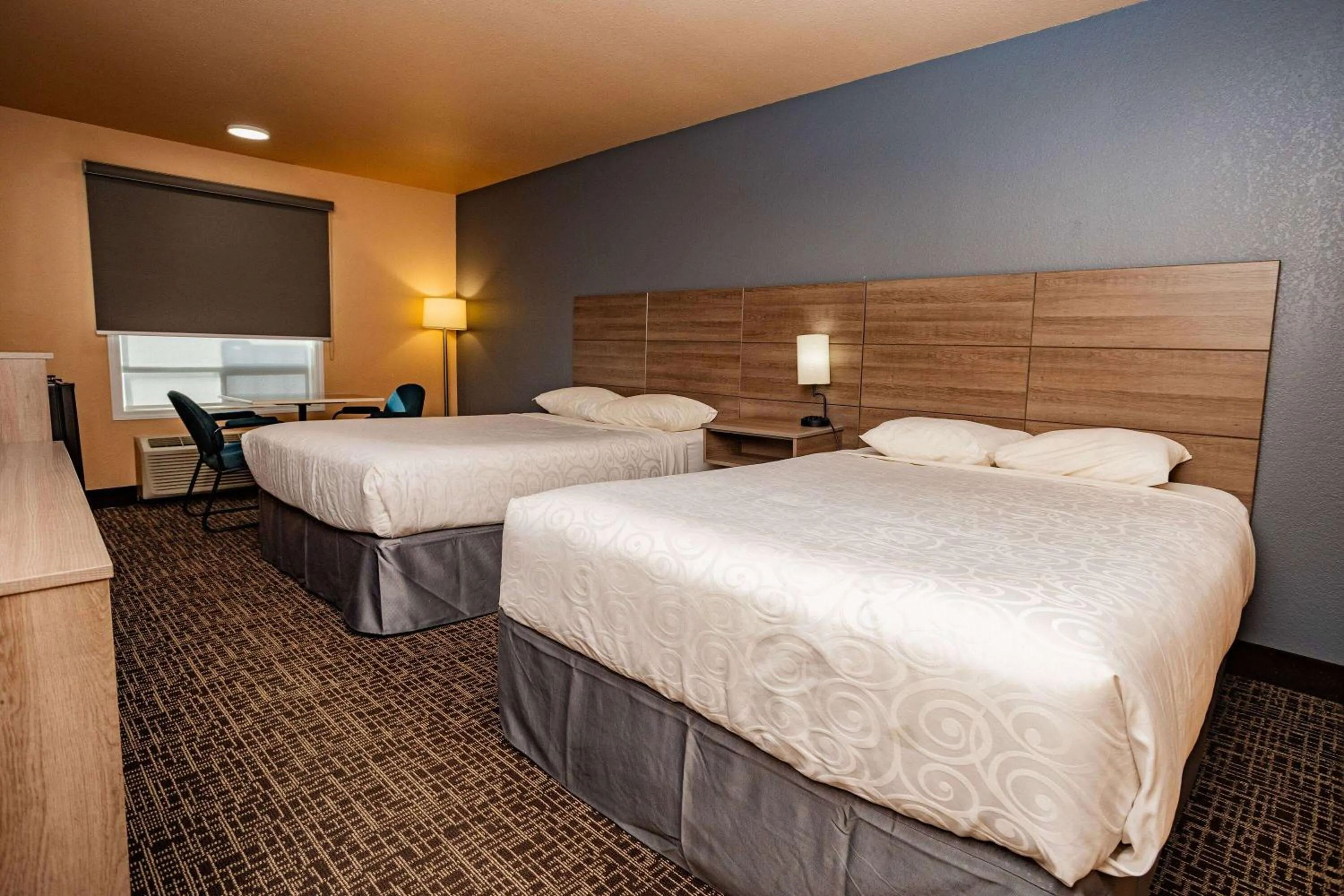 Photo of the whole room, Bed in Ramada by Wyndham Cranbrook