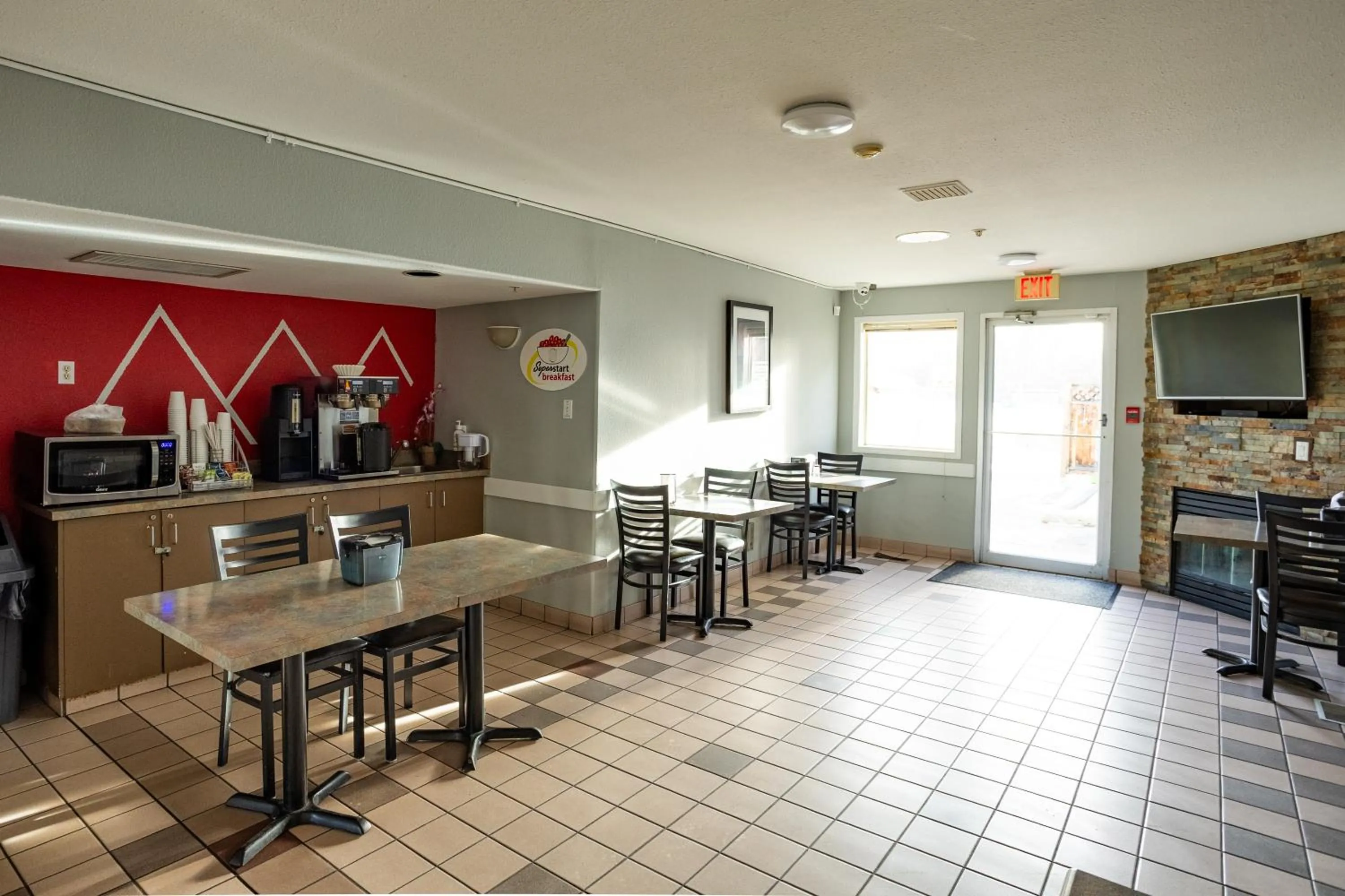 Dining area in Ramada by Wyndham Cranbrook