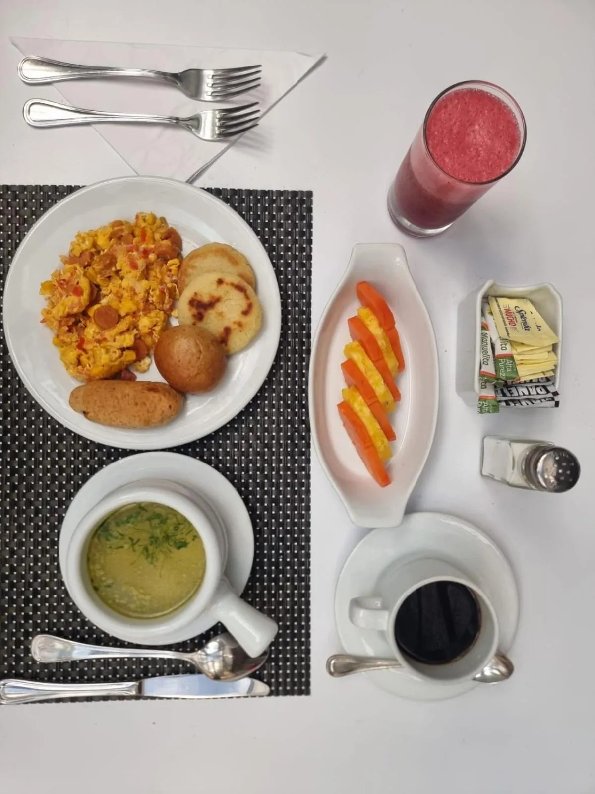 Food and drinks in Hotel Vintage