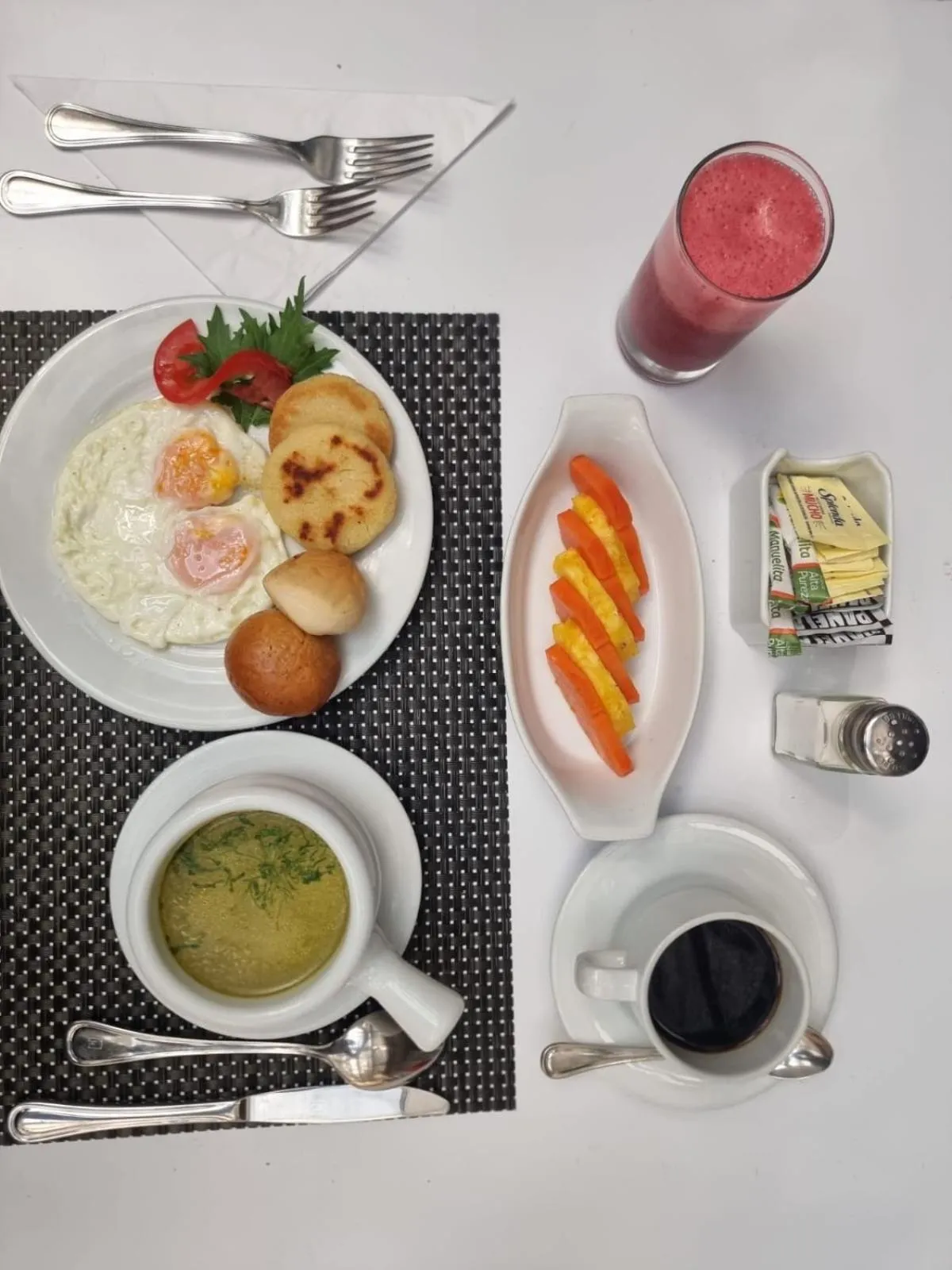 Food and drinks in Hotel Vintage