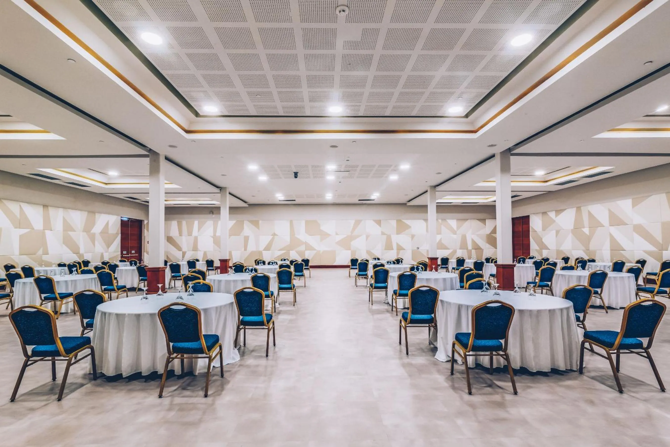 Banquet/Function facilities in Iberostar Waves Bahia - All Inclusive