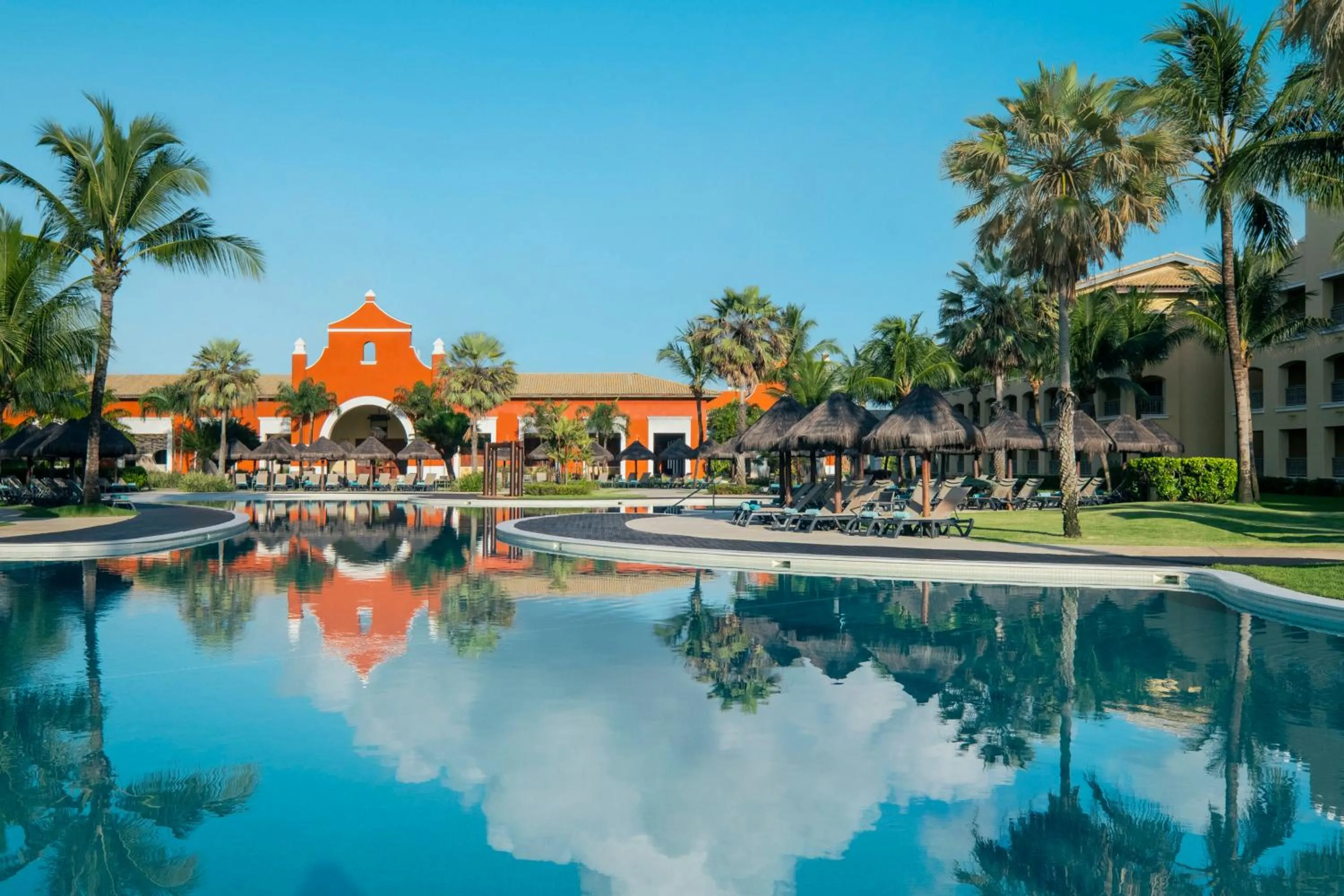 Swimming pool in Iberostar Waves Bahia - All Inclusive