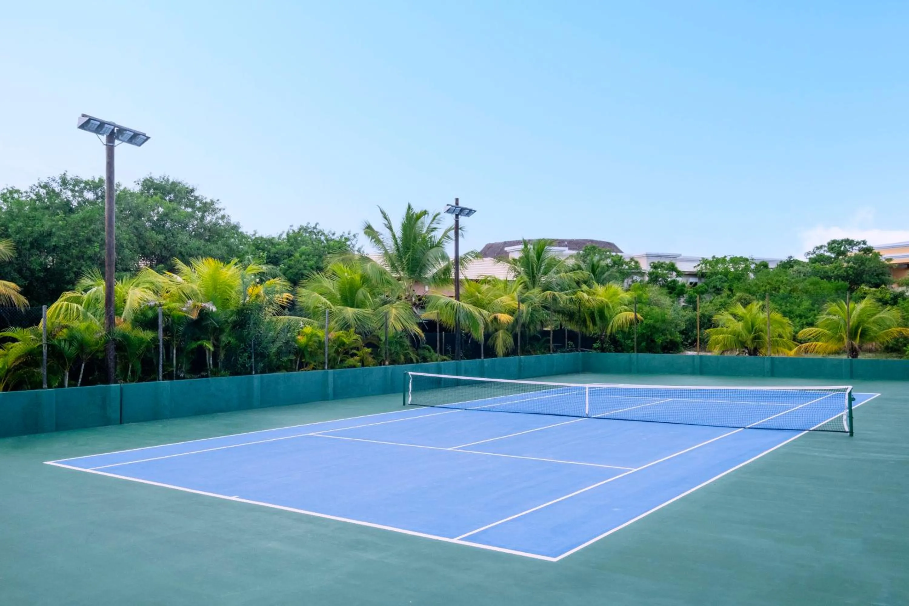 Tennis court in Iberostar Waves Bahia - All Inclusive