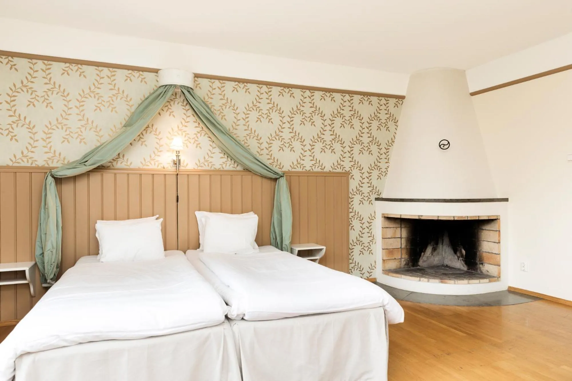 Bed in Ronnums Herrgård