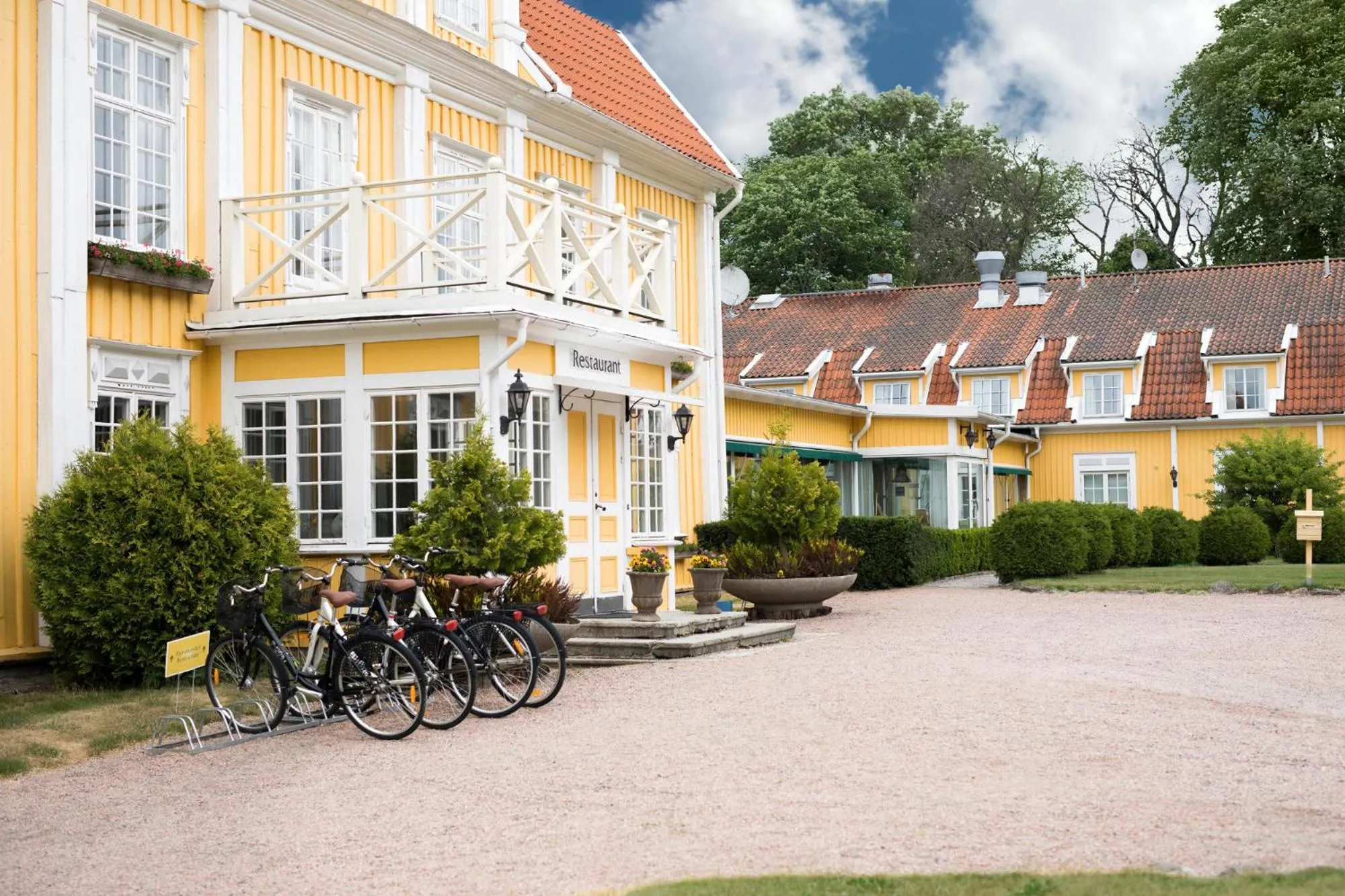 Property building in Ronnums Herrgård