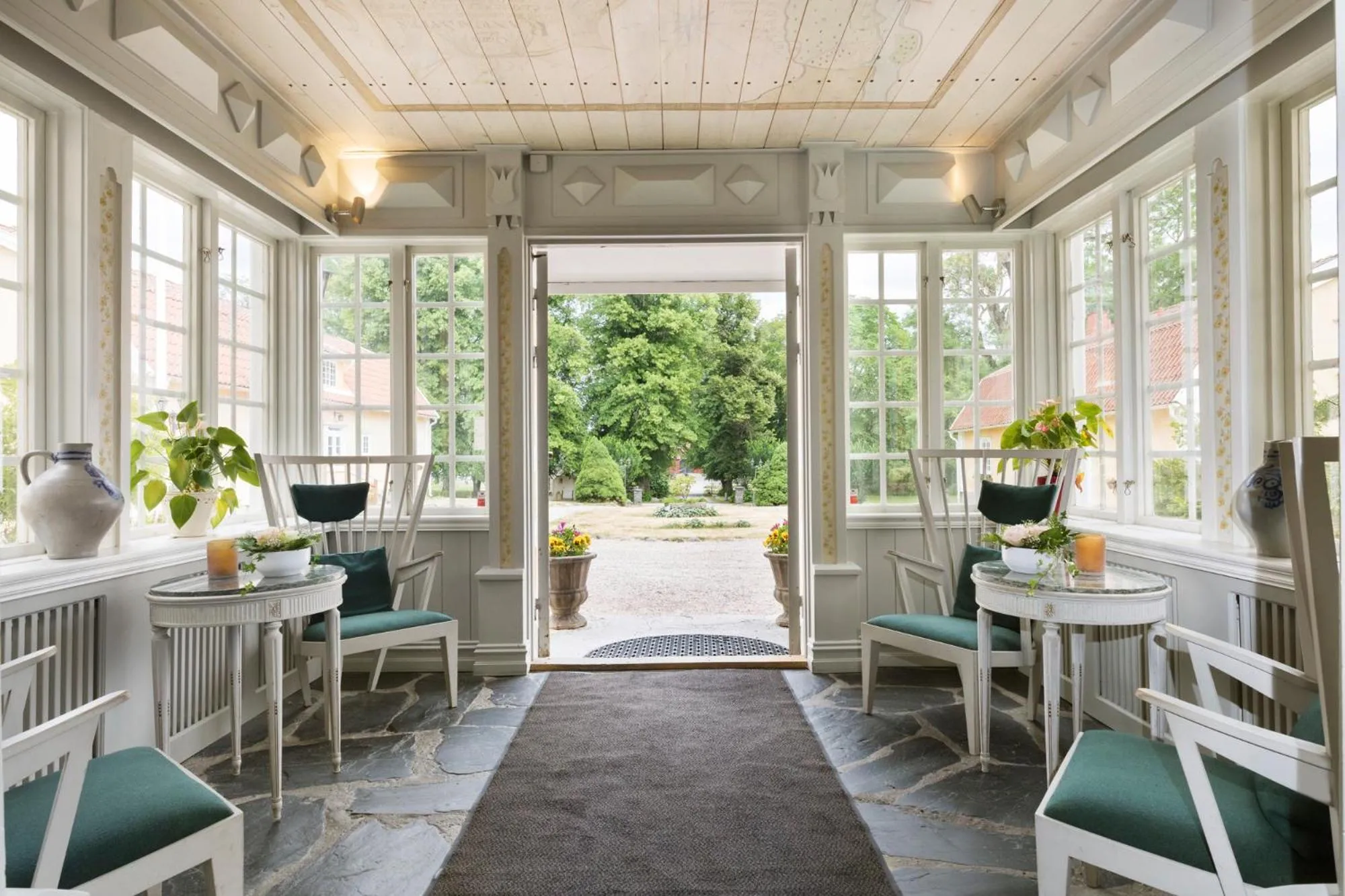 Facade/entrance in Ronnums Herrgård