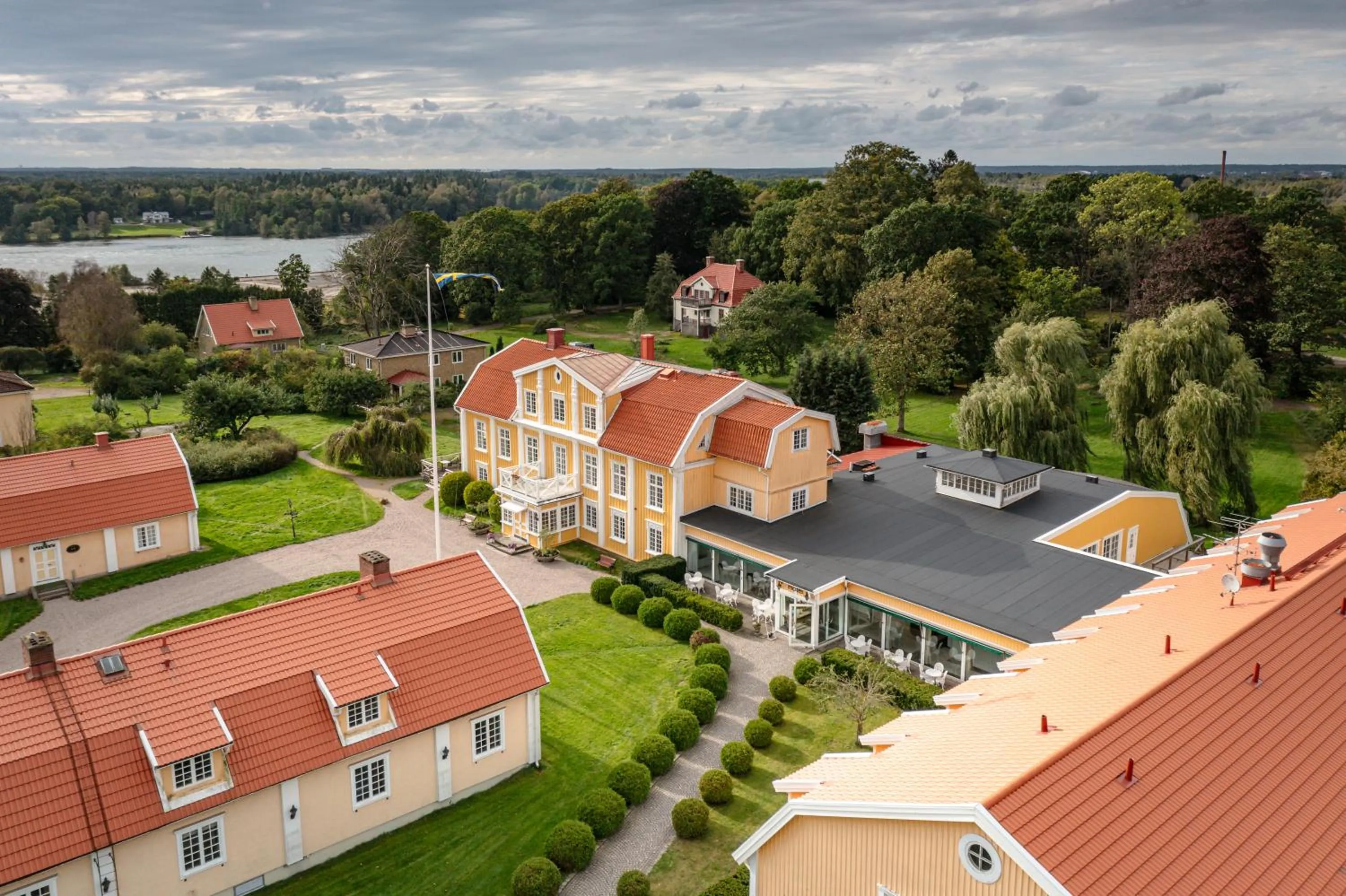 Property building in Ronnums Herrgård