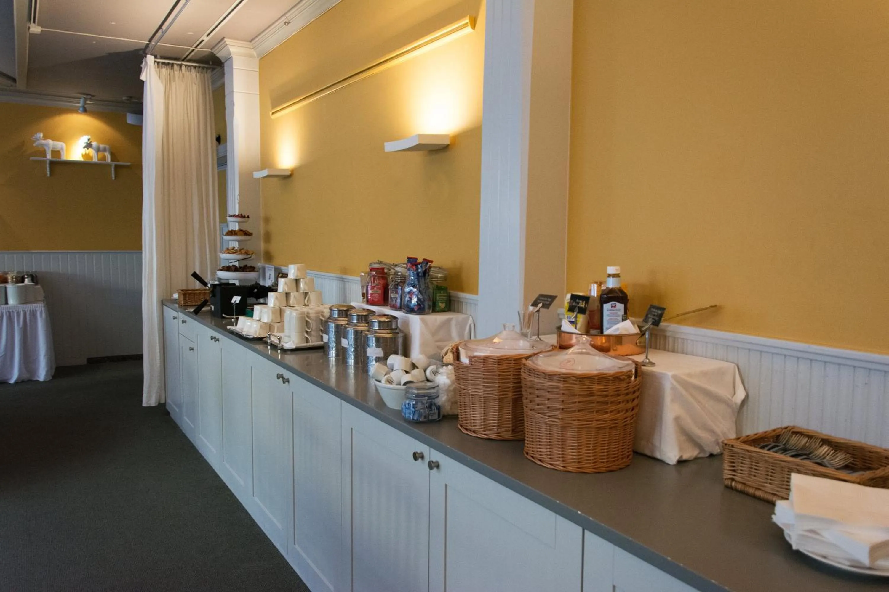 Buffet breakfast in Ronnums Herrgård