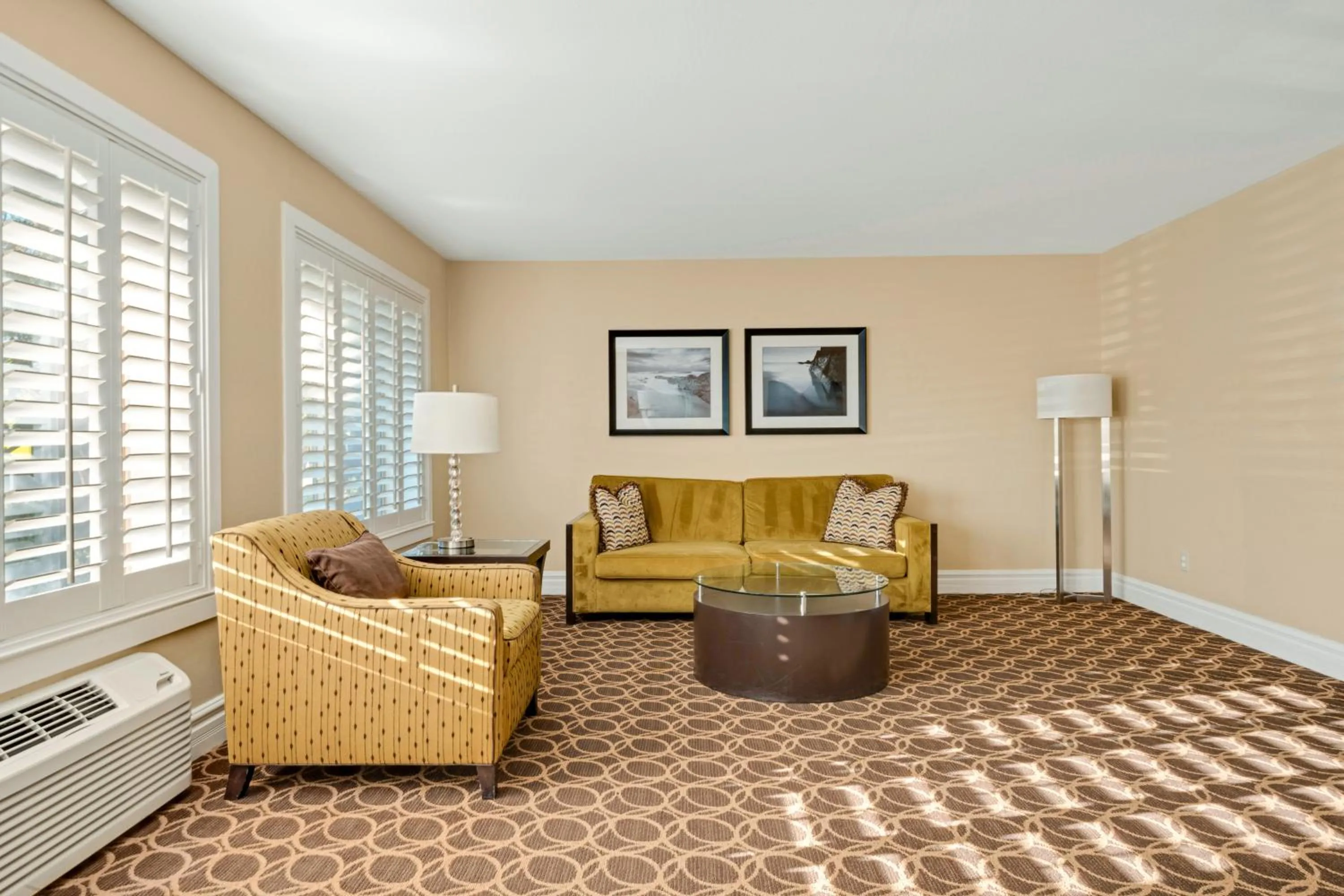 Living room in Marin Suites Hotel