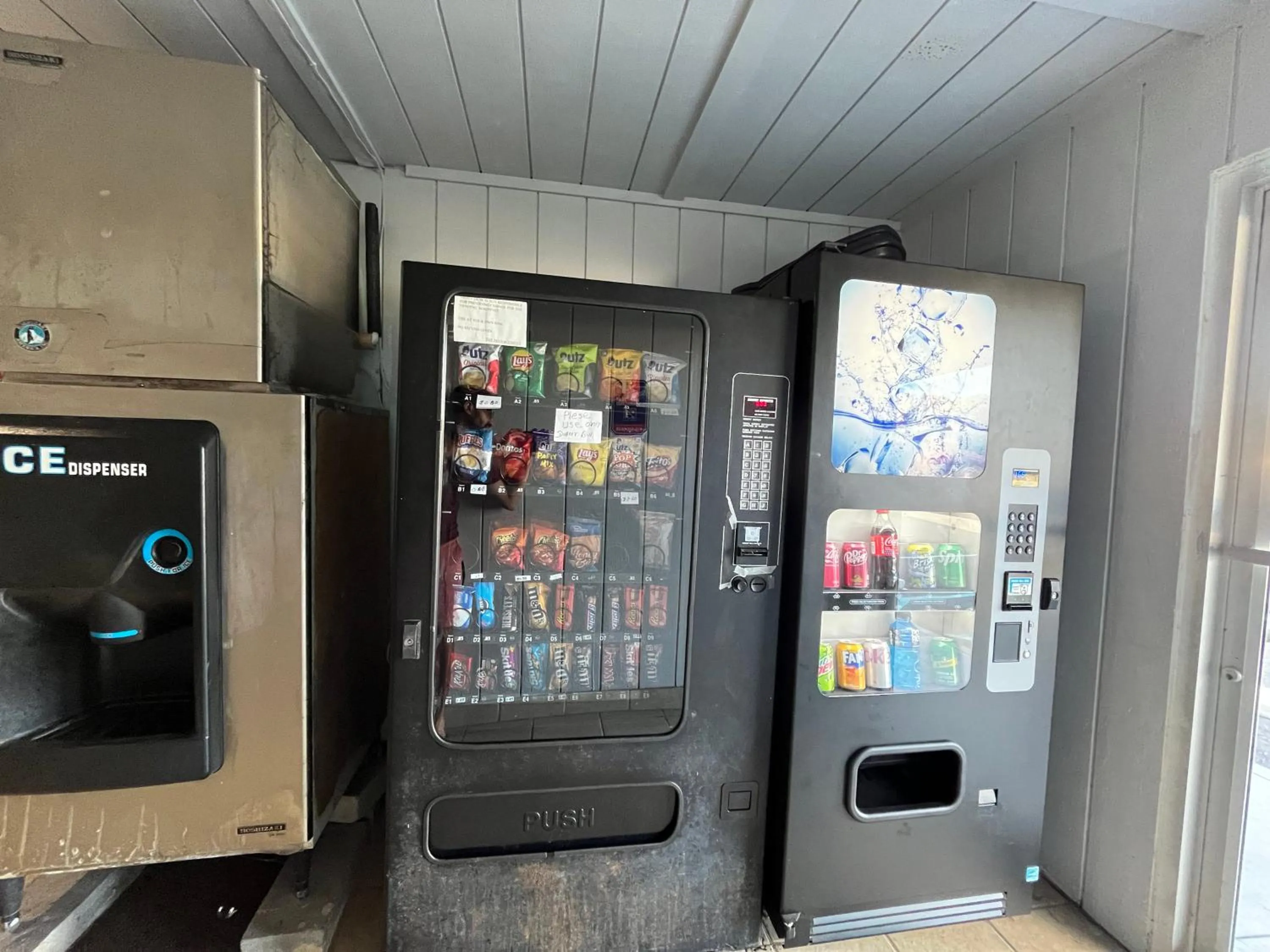 vending machine in Budget Inn By OYO Nassawadox Hwy 13