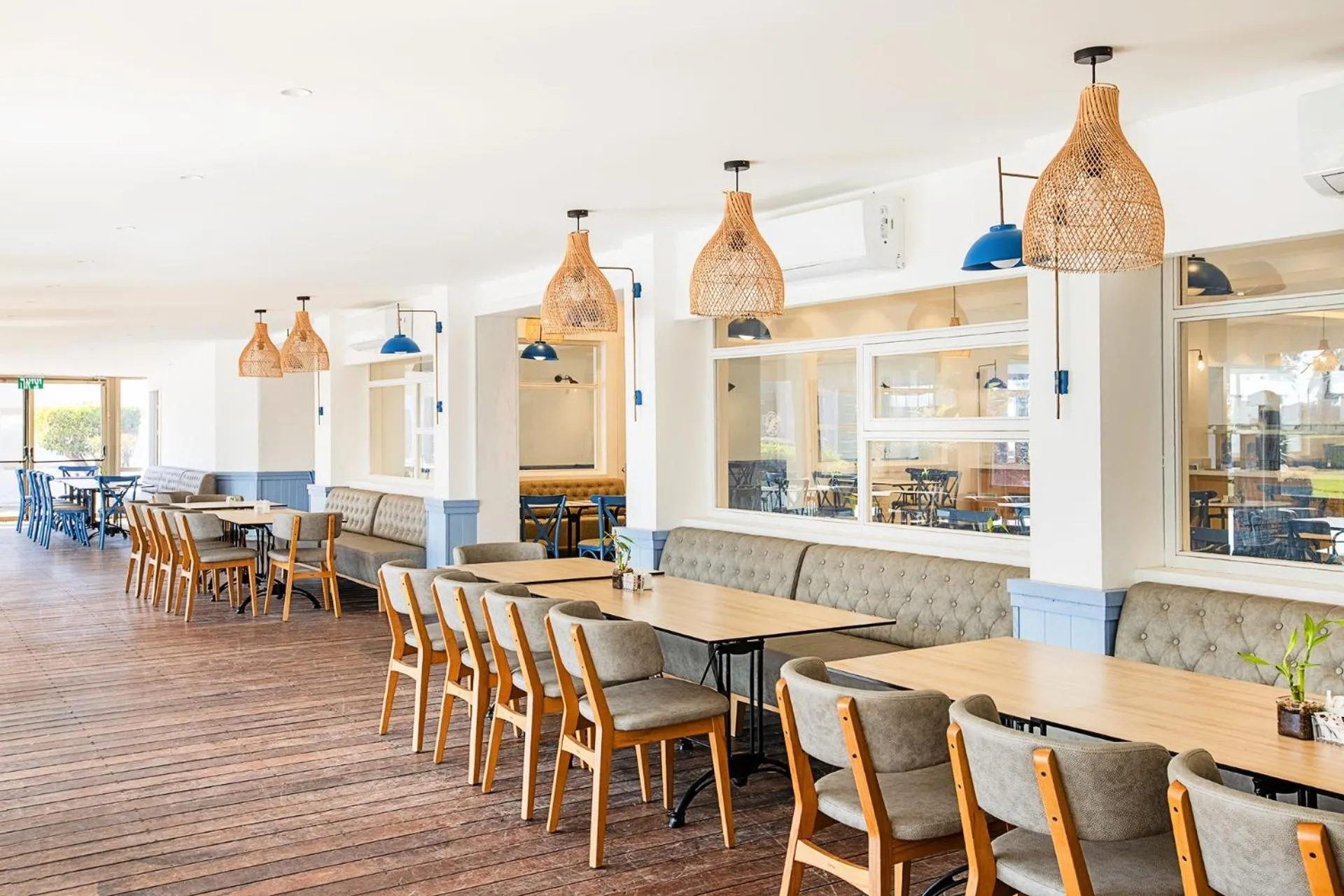 Restaurant/places to eat in Nachsholim Beach Hotel