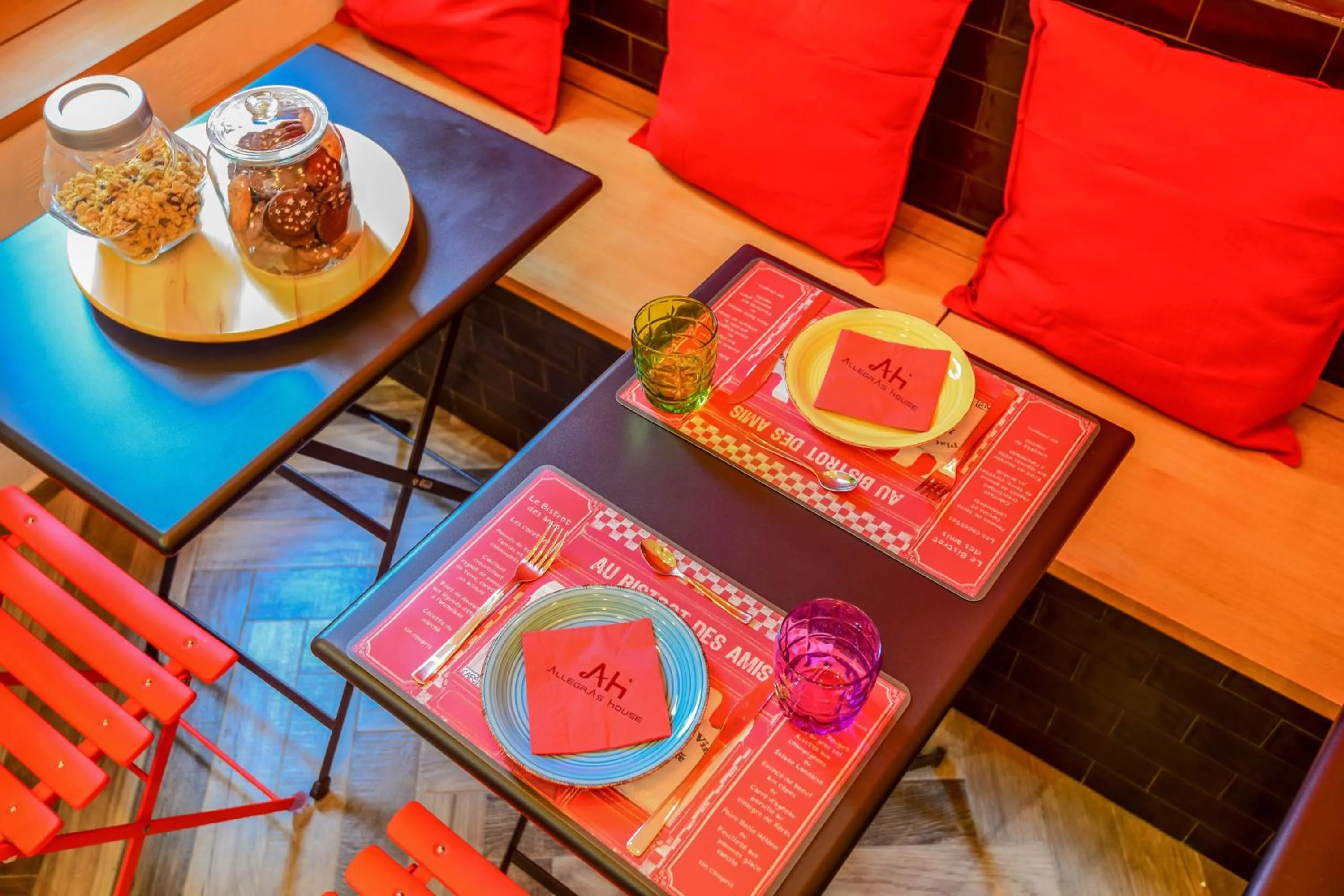 Communal lounge/ TV room in Allegra's House Caracciolo