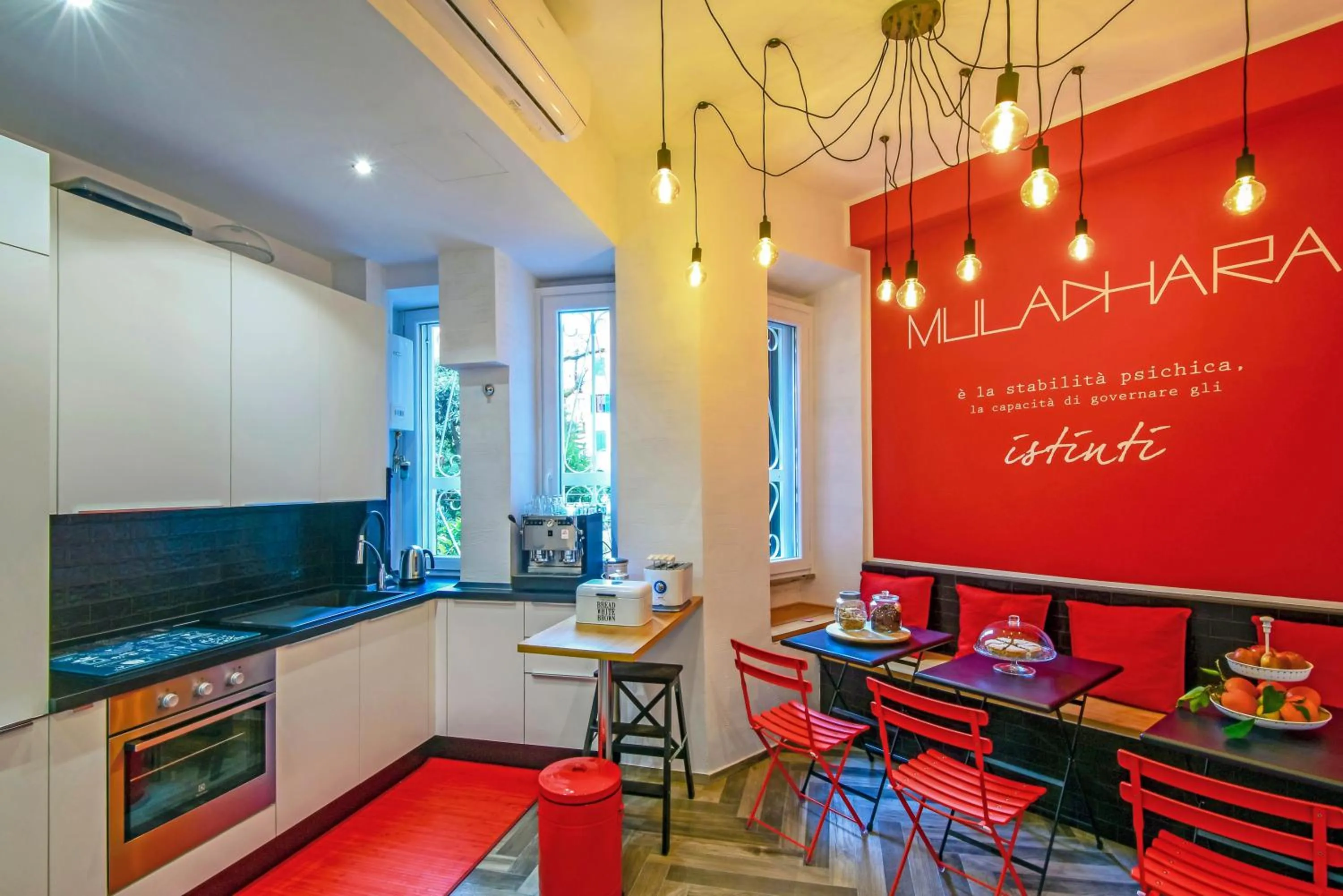 Restaurant/places to eat in Allegra's House Caracciolo