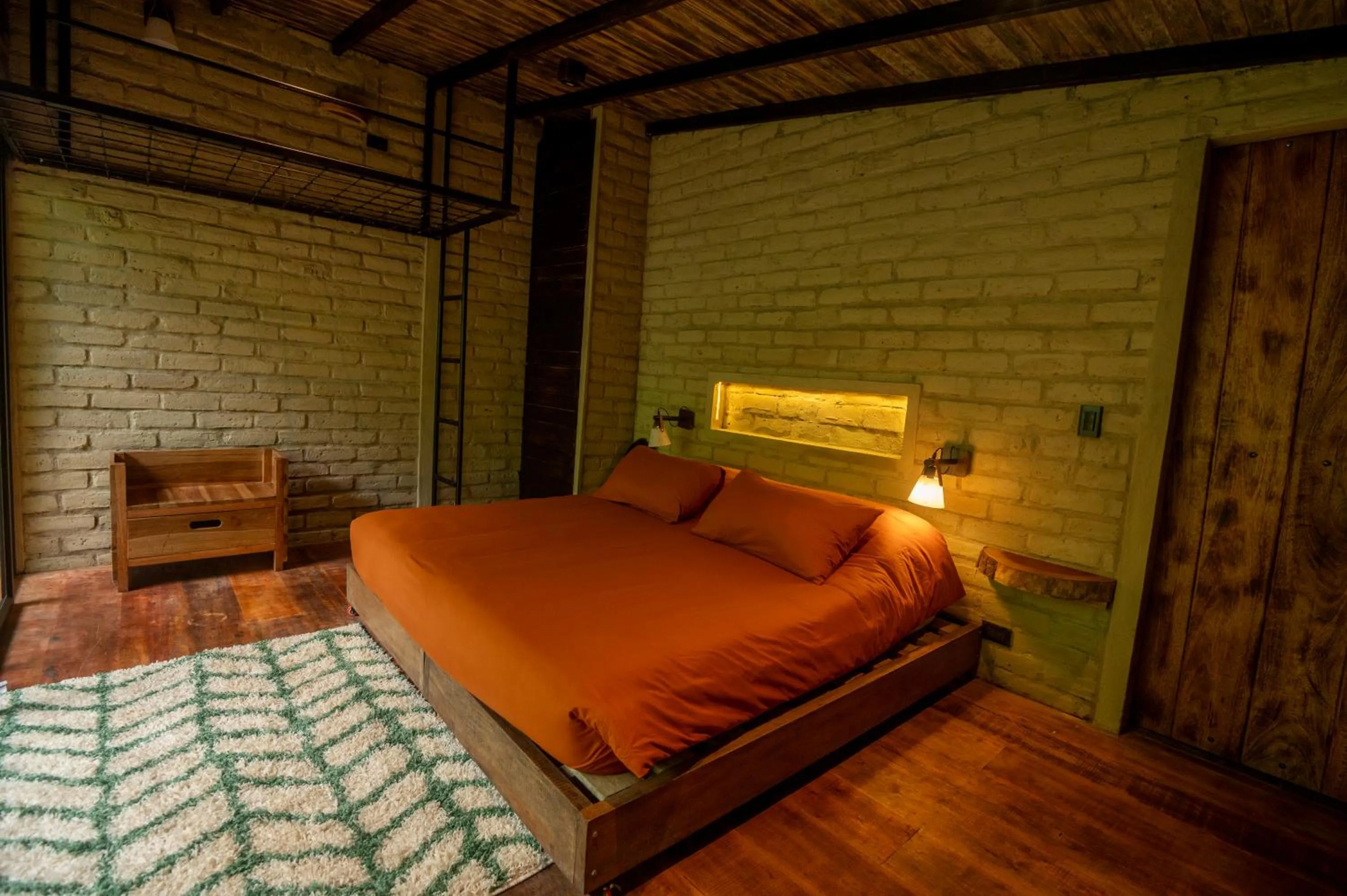 Property building, Bed in Hamadryade Lodge