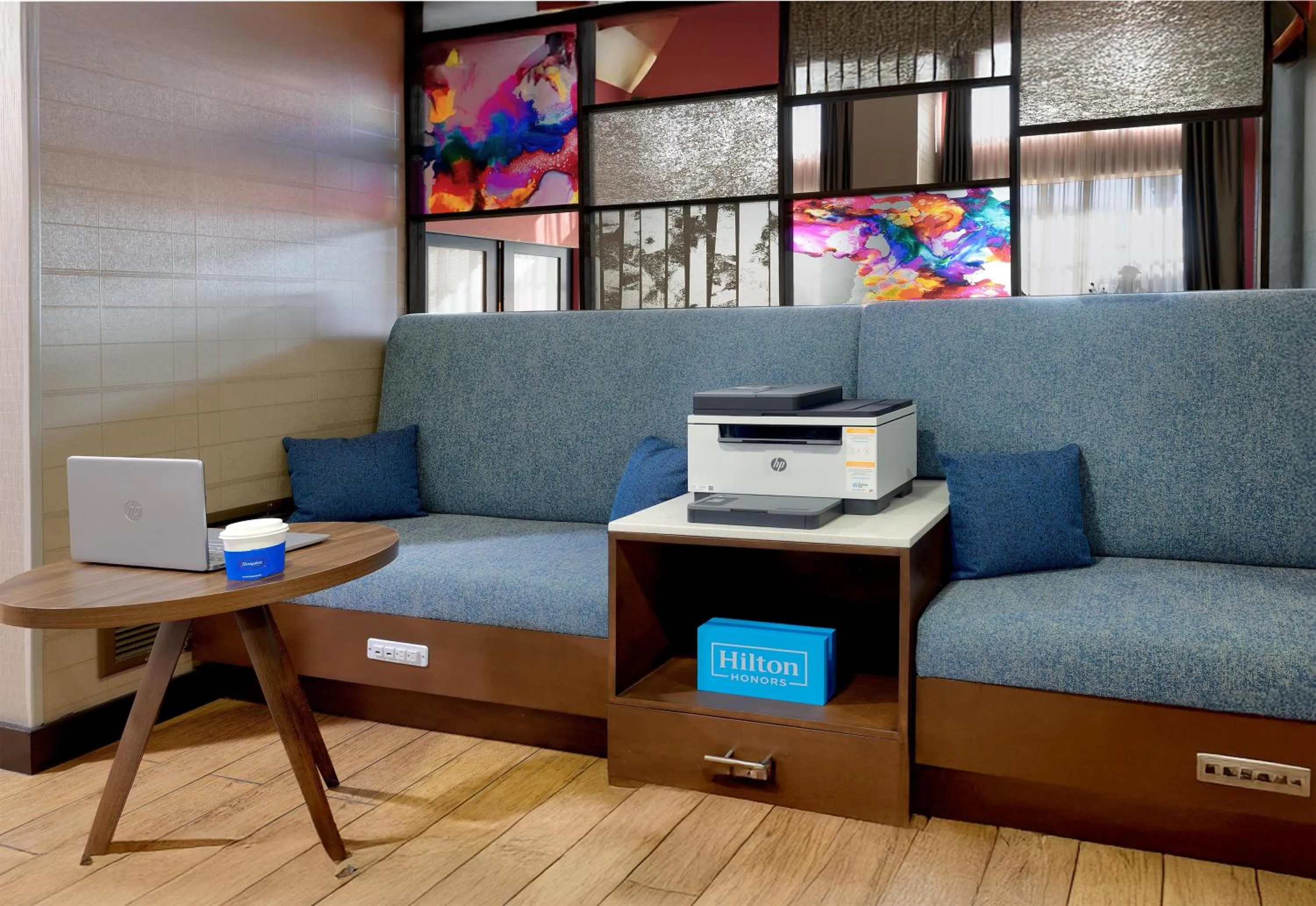 Business facilities in Hampton Inn & Suites Palm Desert